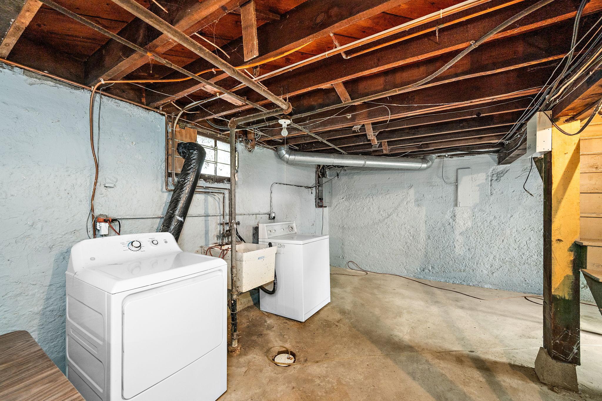 1324 Upton Avenue N Property Photo 17