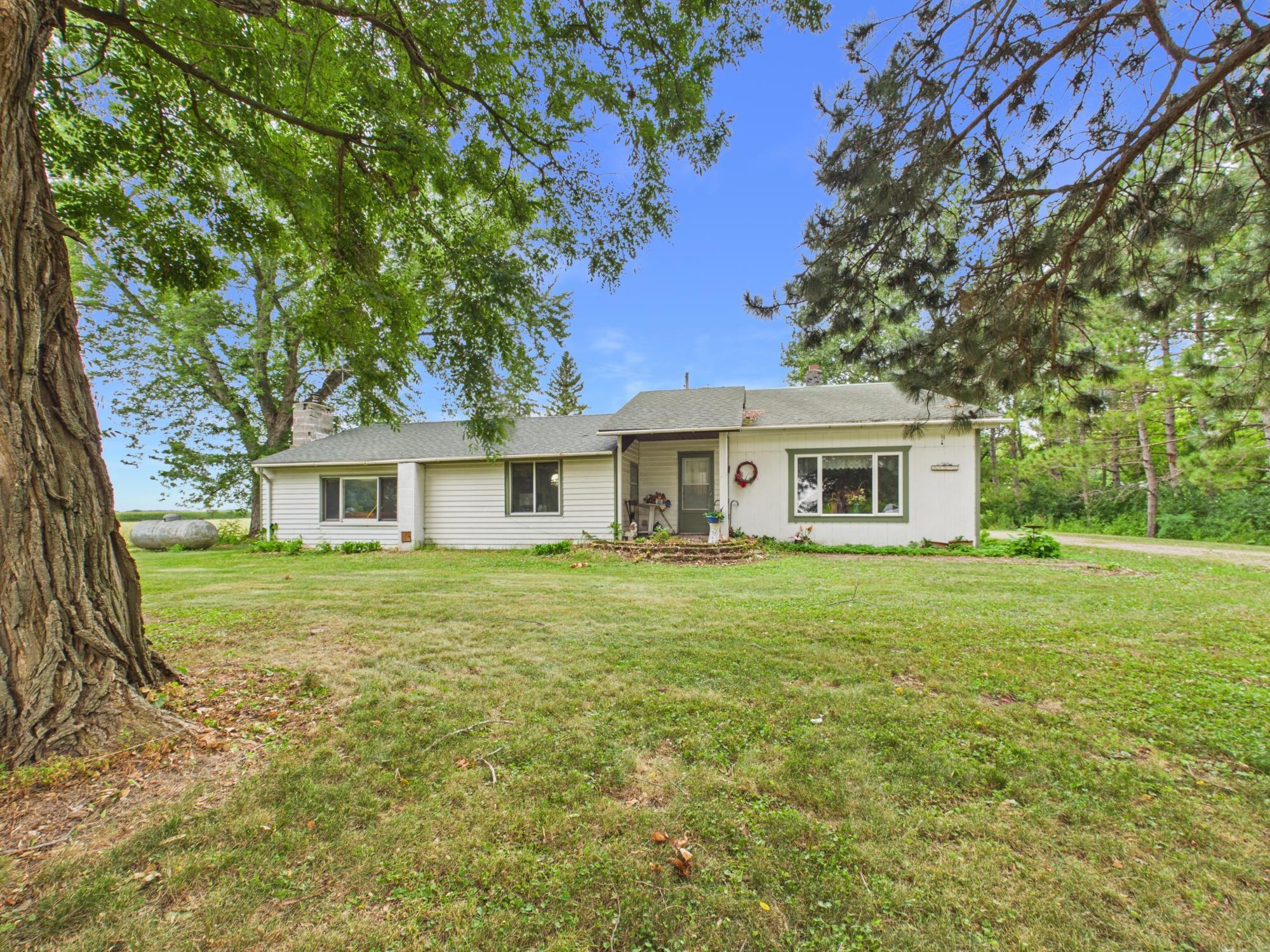 54592 Forest Boulevard Property Photo 2