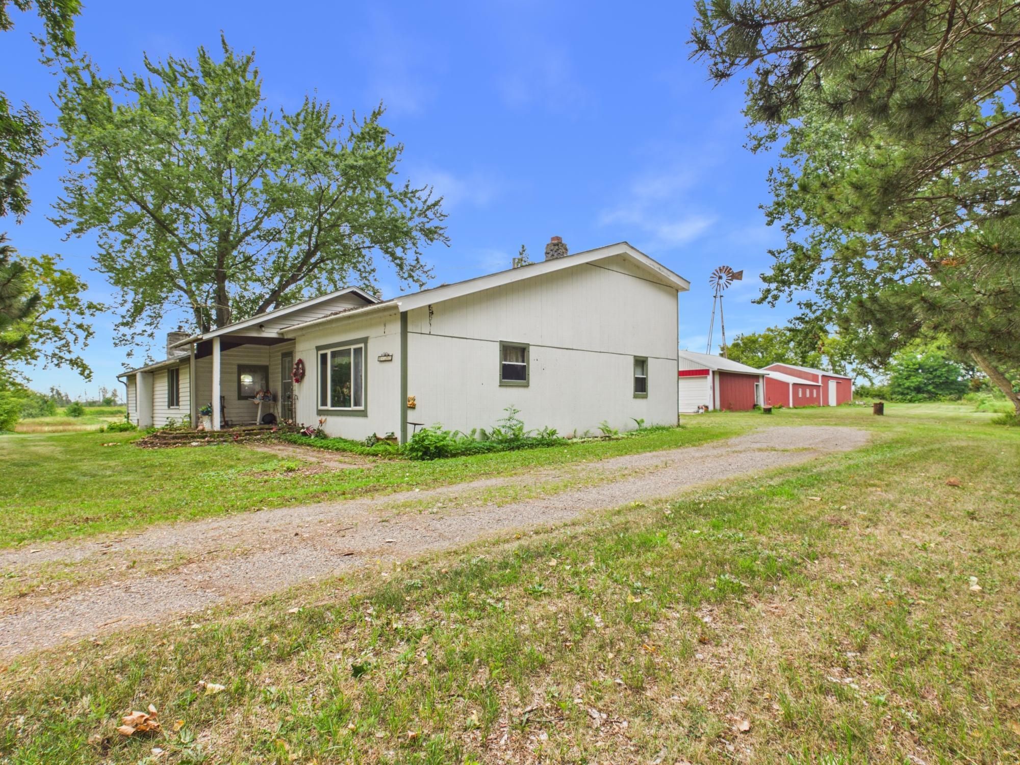 54592 Forest Boulevard Property Photo 40