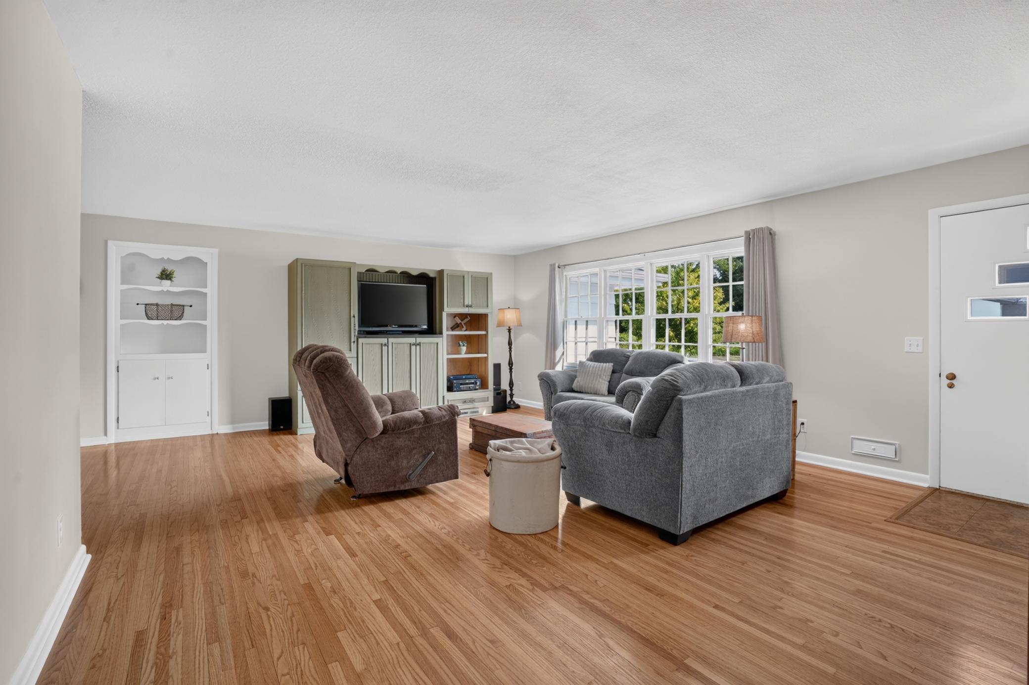 507 N Maple Street Property Photo 8