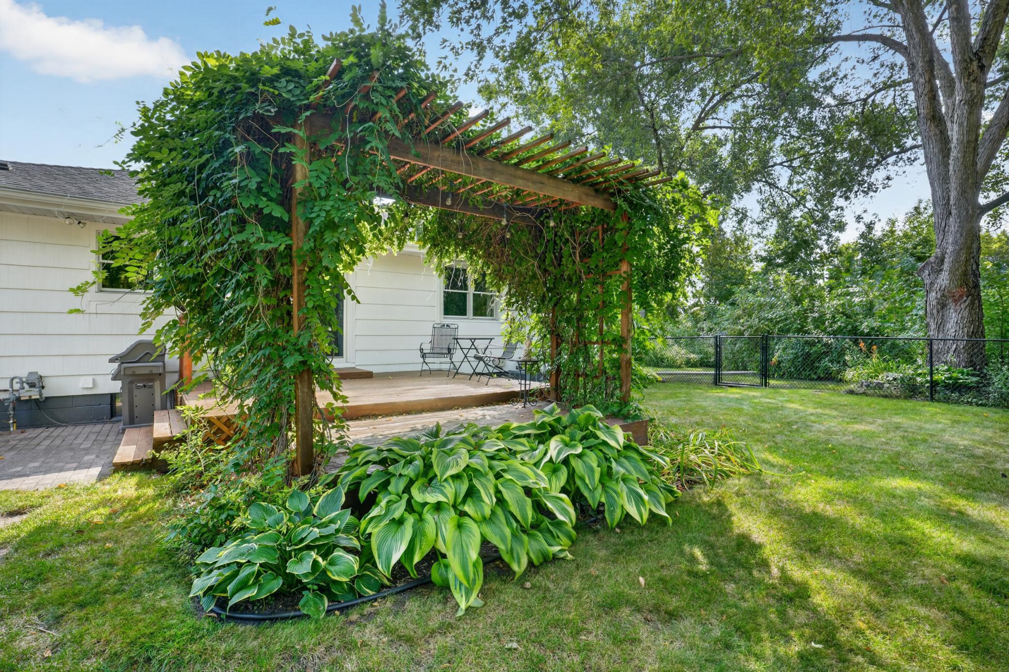 507 N Maple Street Property Photo 17