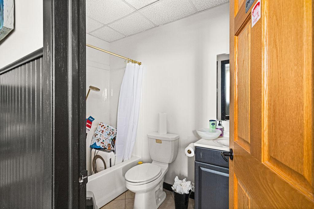 1132 E 9th Street Property Photo 5