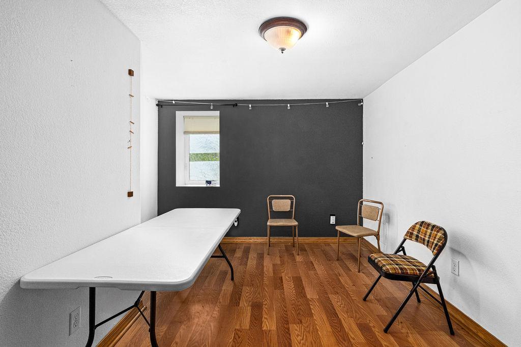 1132 E 9th Street Property Photo 15