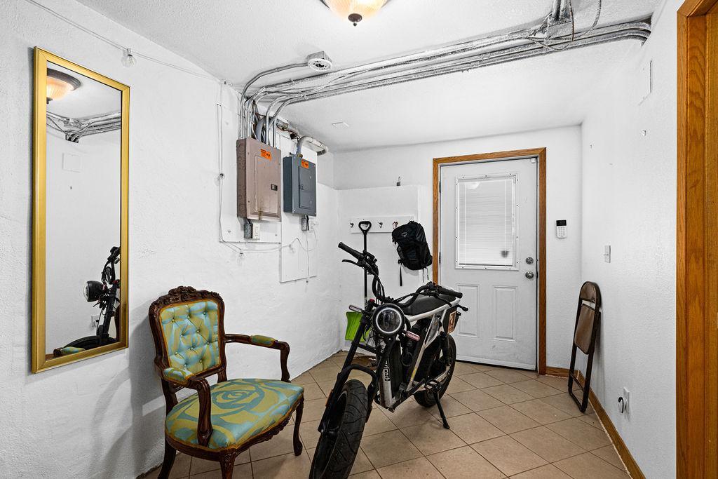 1132 E 9th Street Property Photo 16