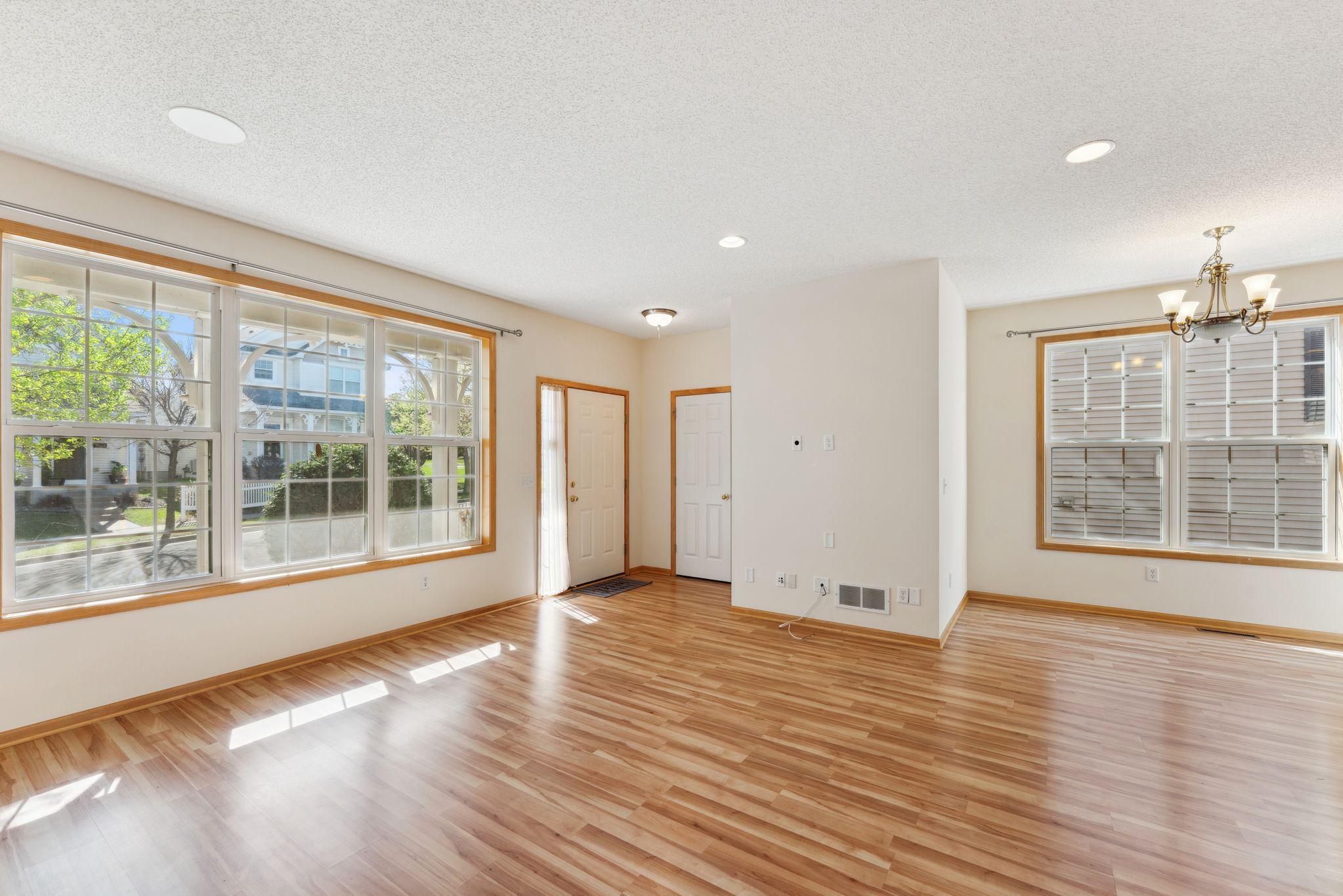 9902 Switch Grass Lane Property Photo 11