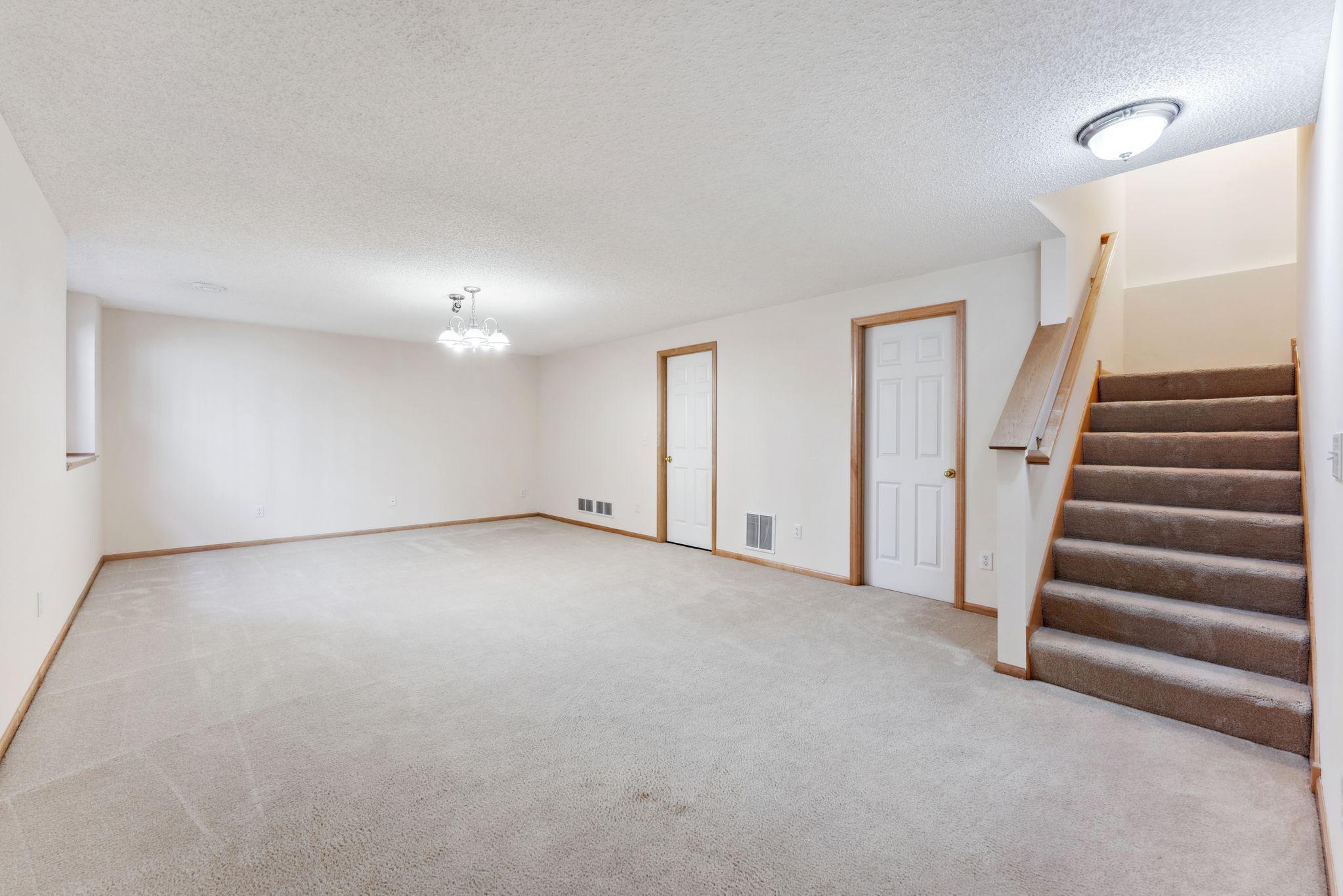 9902 Switch Grass Lane Property Photo 13