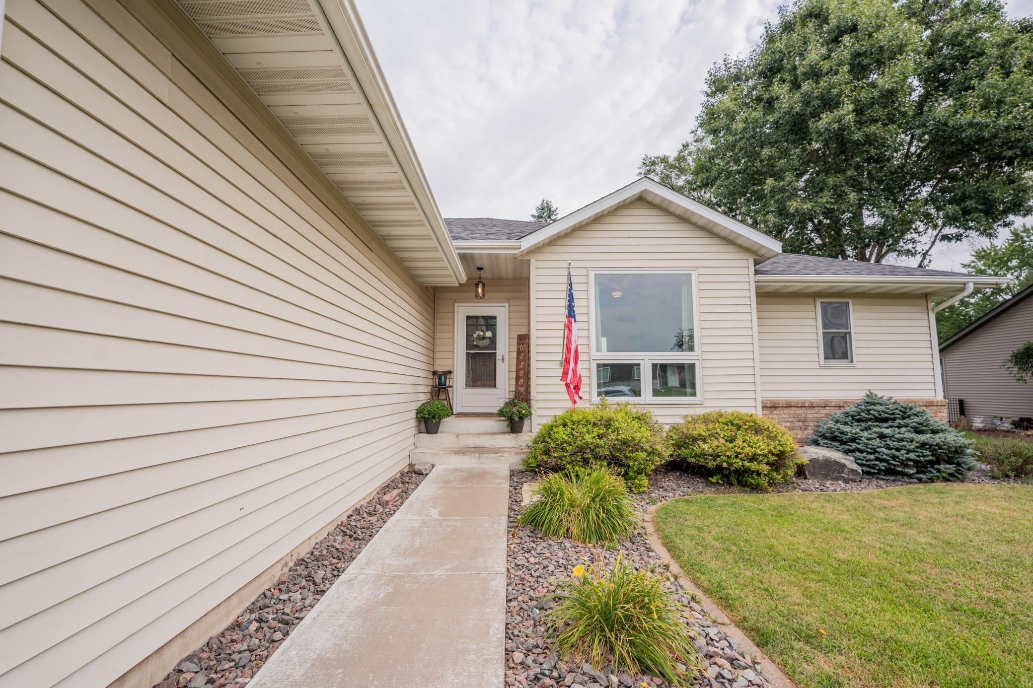 1704 Sierra Drive S Property Photo 48