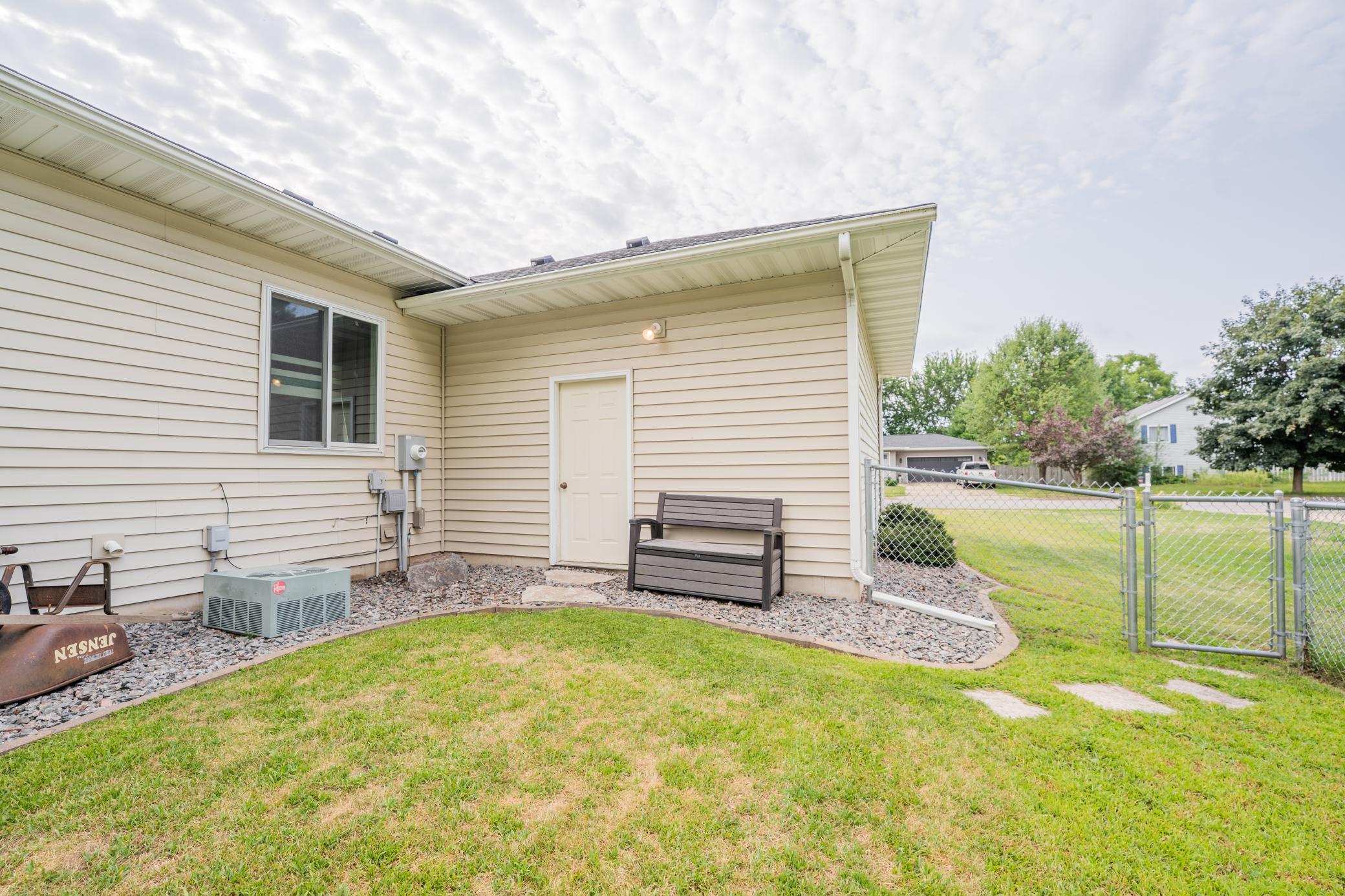 1704 Sierra Drive S Property Photo 58
