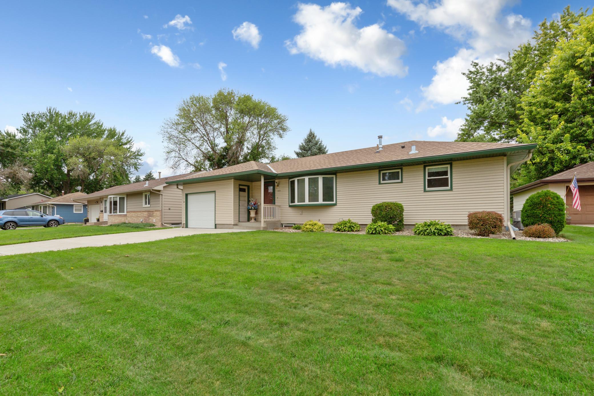120 N Manitou Drive Property Photo 1