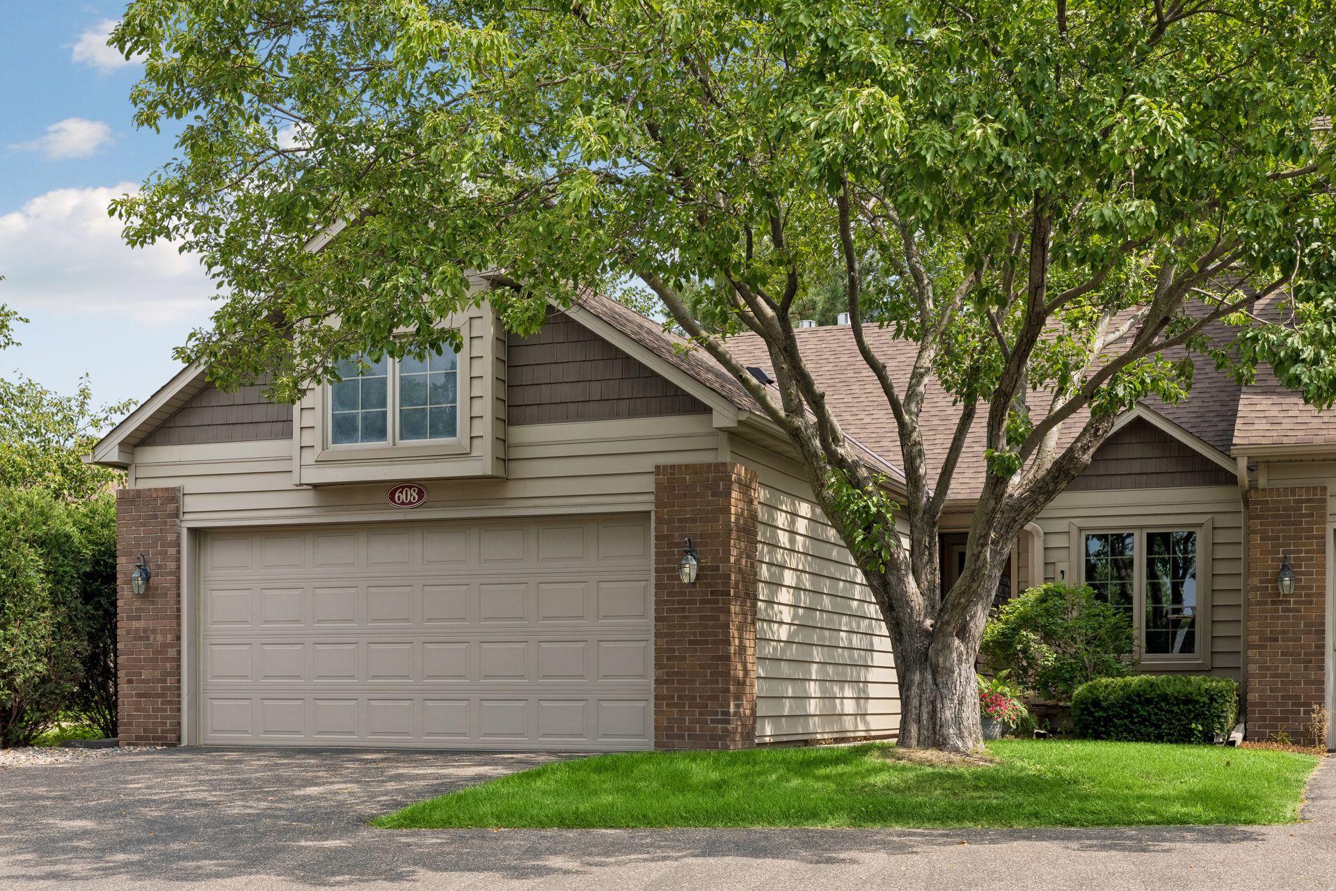 608 Sullivan Drive NE Property Photo 1