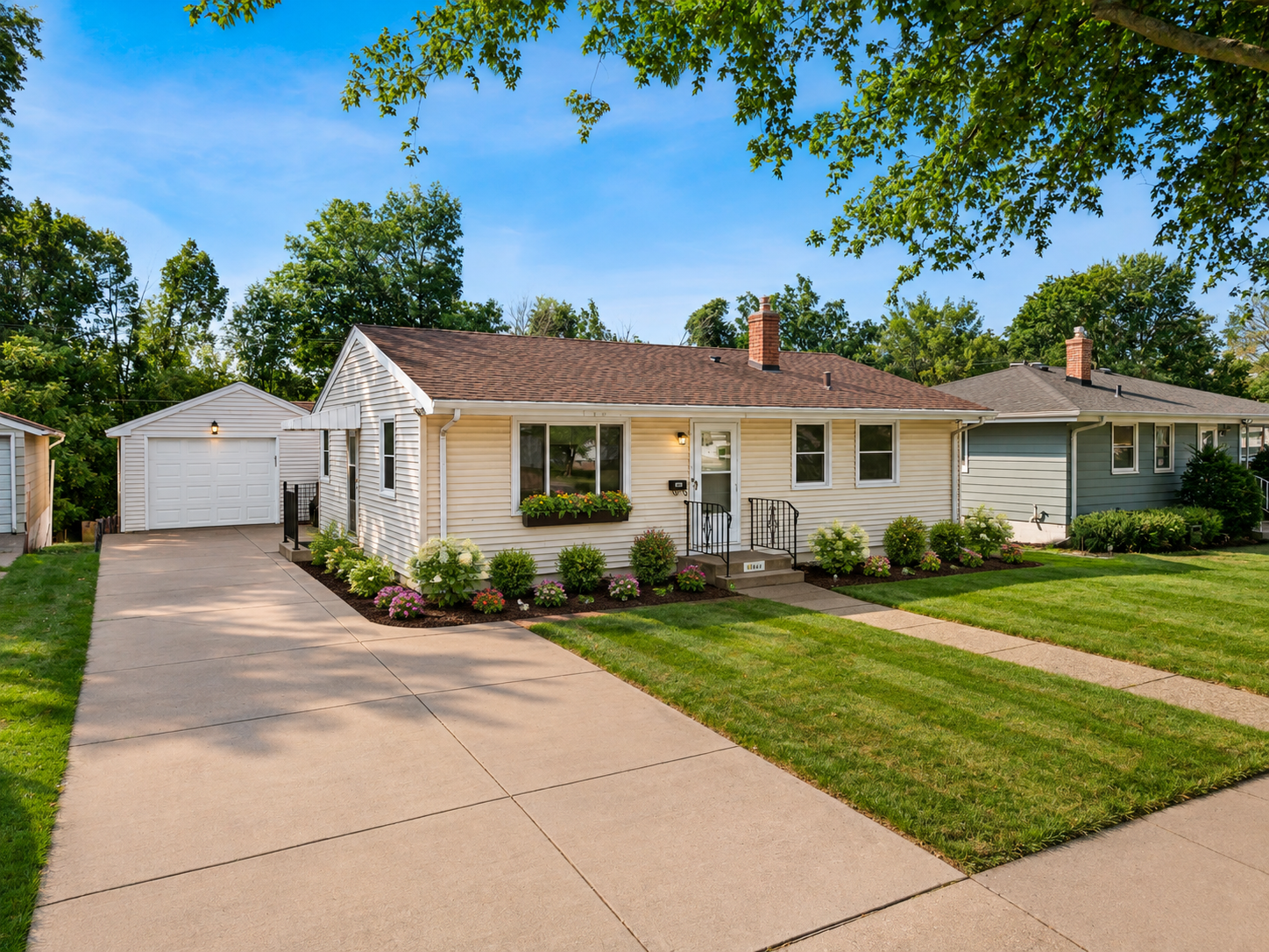 2156 Hawthorne Avenue E Property Photo 1