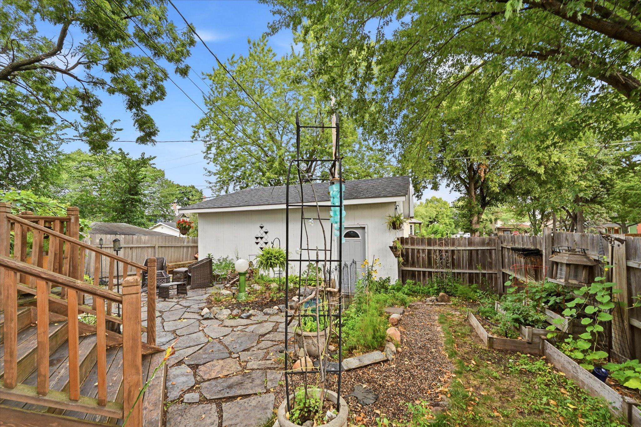 923 Iglehart Avenue Property Photo 38