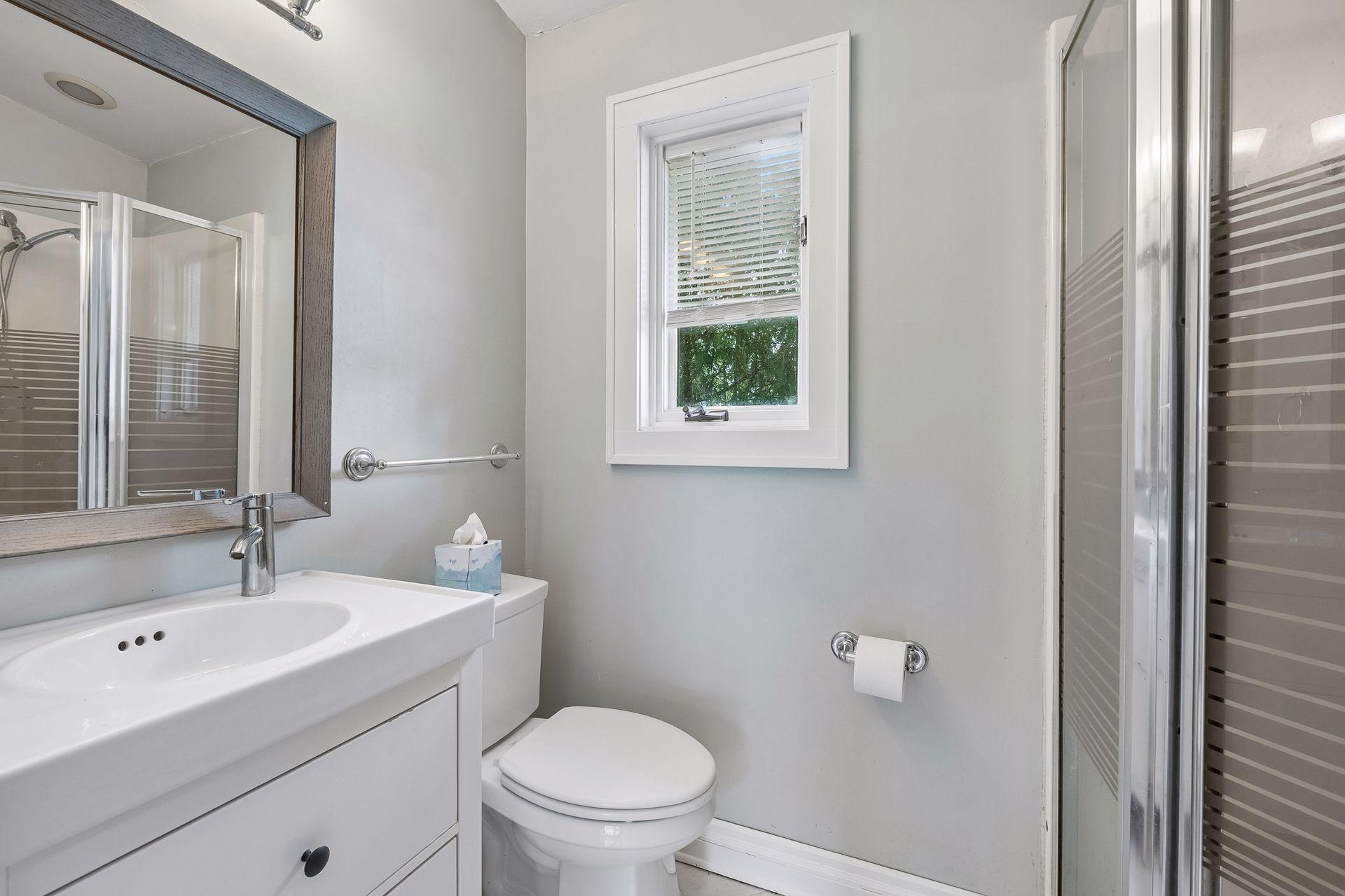 2312 W 54th Street Property Photo 20