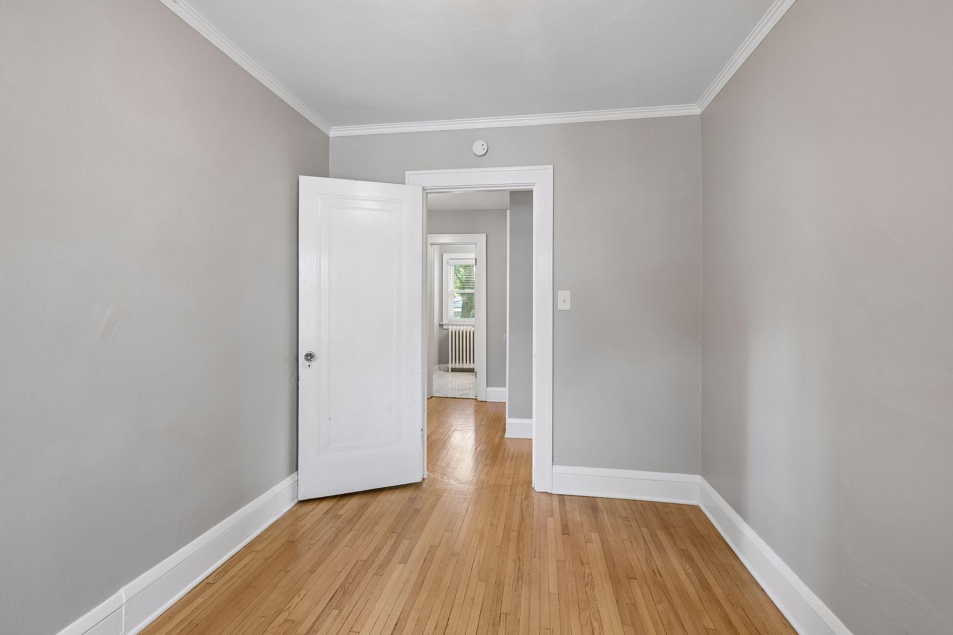 2312 W 54th Street Property Photo 28