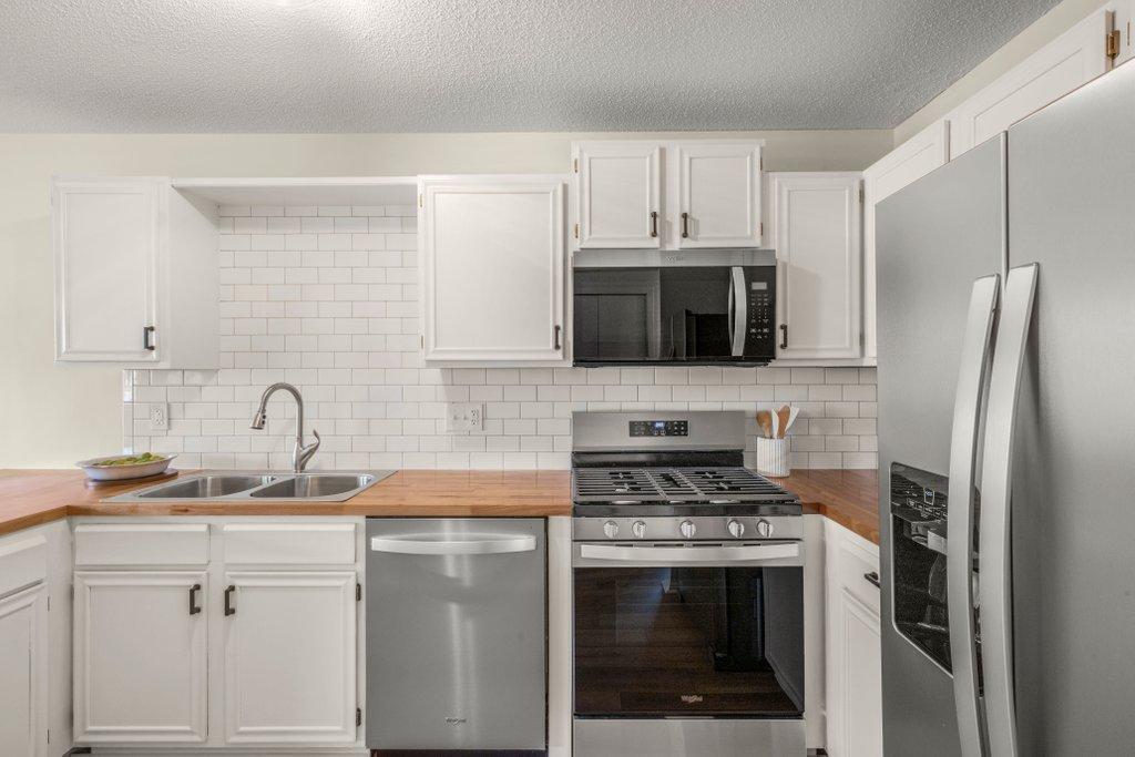 11934 70th Place N Property Photo 6