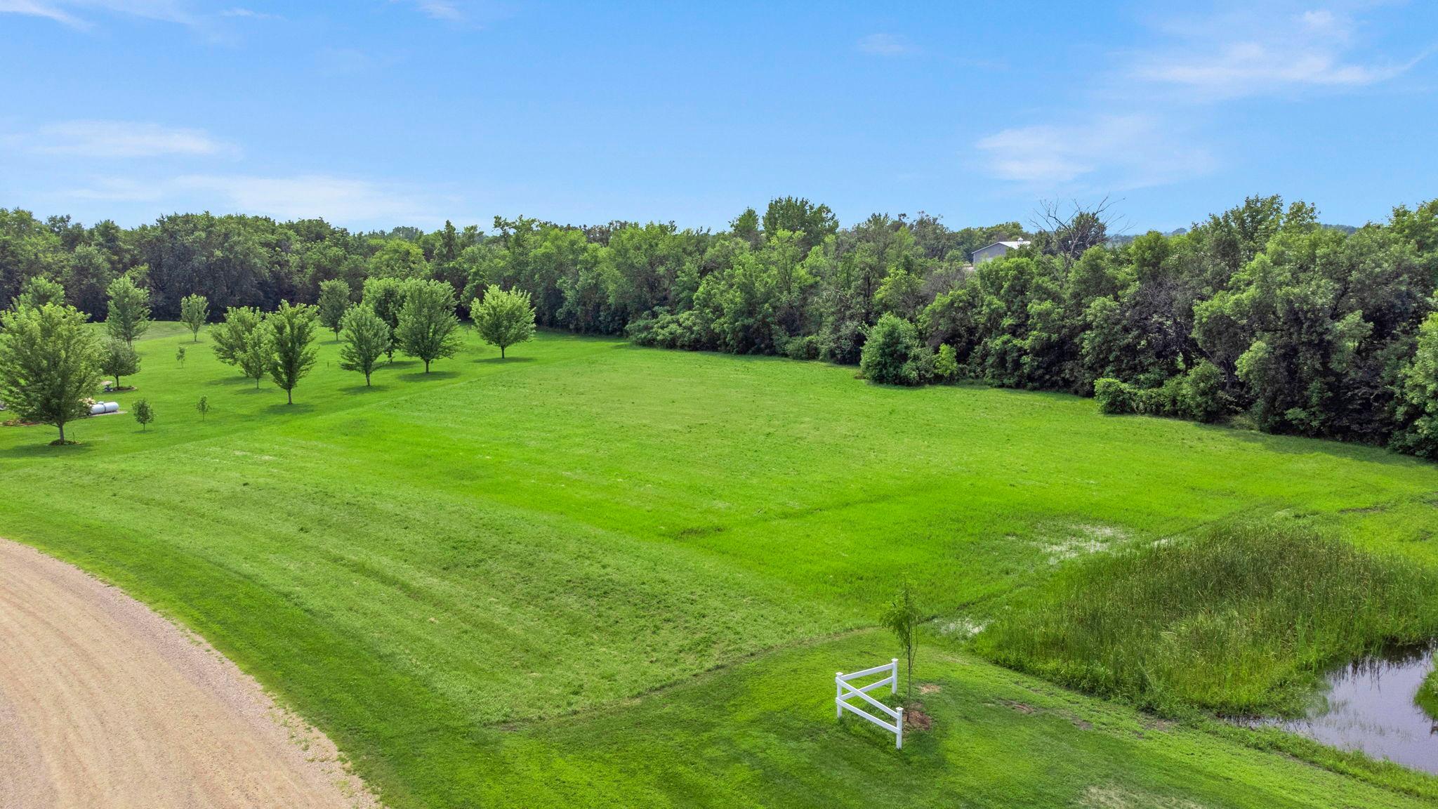 108th 108th Circle Property Photo 4