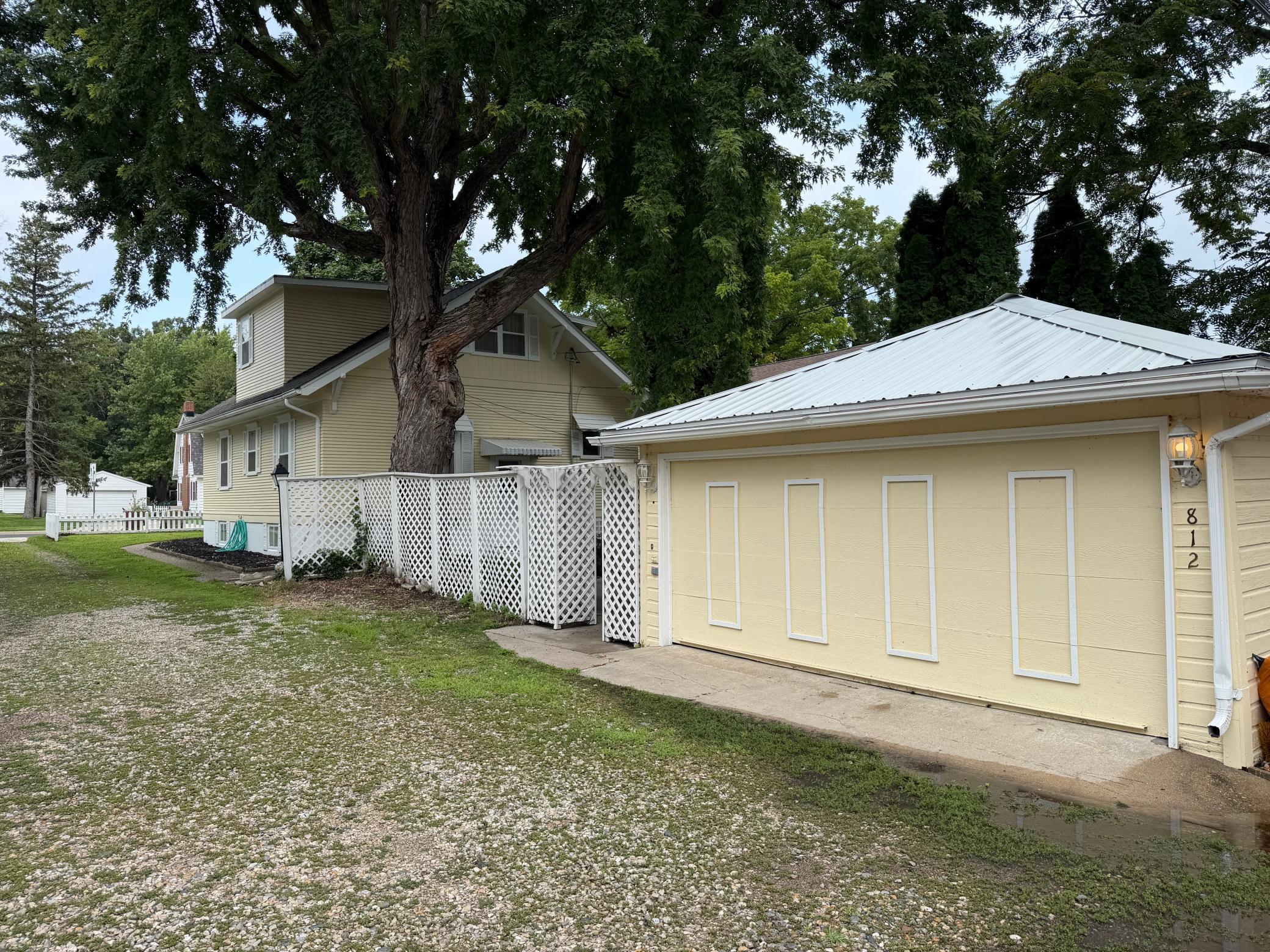 812 Bridge Avenue Property Photo 2