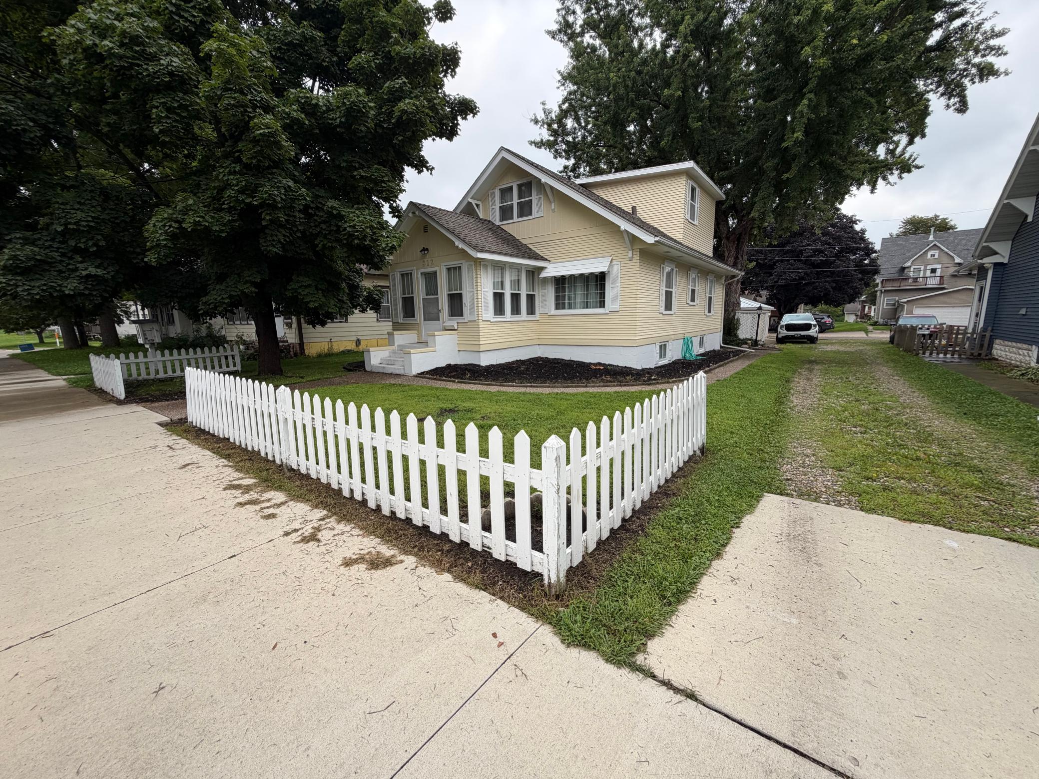 812 Bridge Avenue Property Photo 3