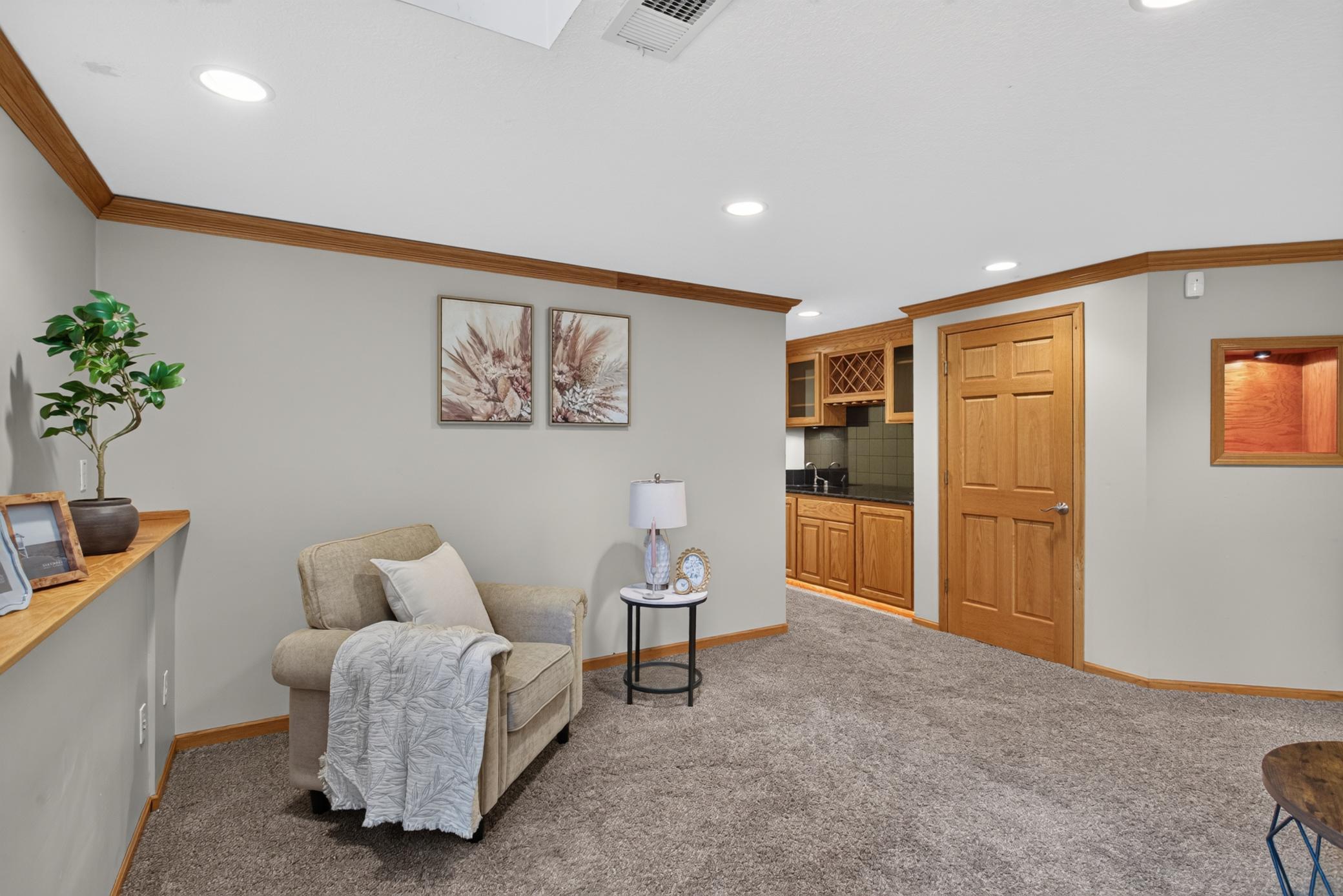 2117 Edinbrook Terrace Property Photo 9