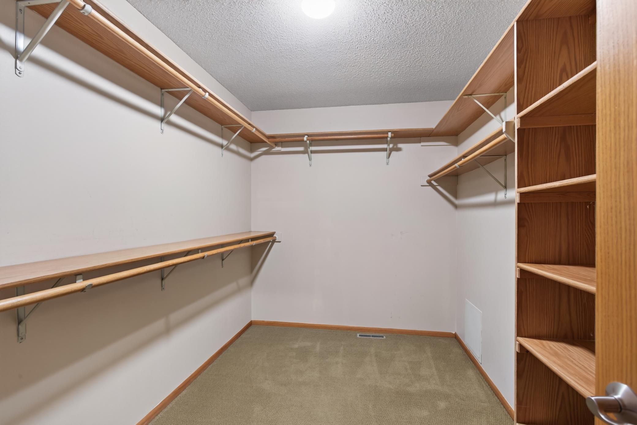 2117 Edinbrook Terrace Property Photo 17