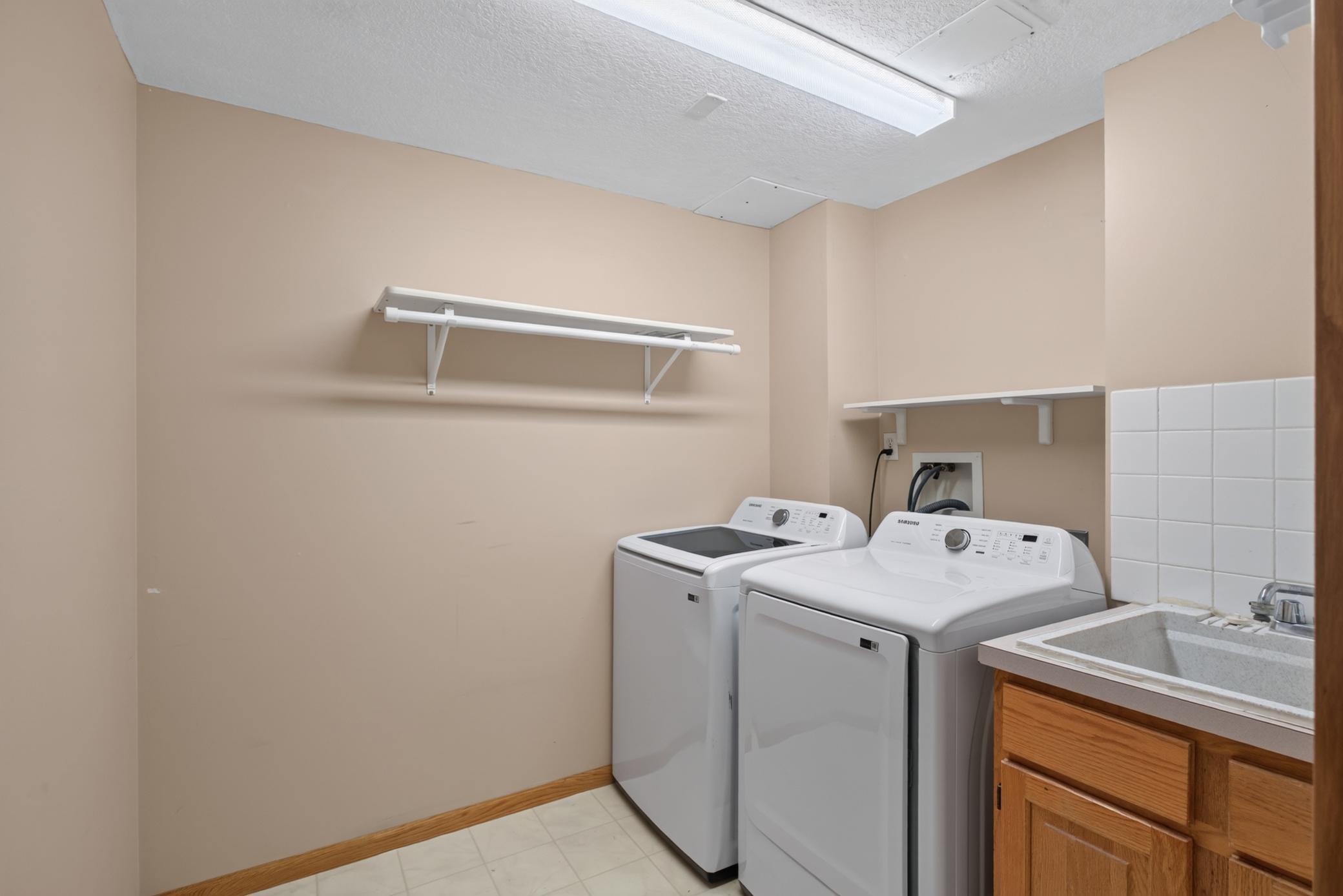2117 Edinbrook Terrace Property Photo 27