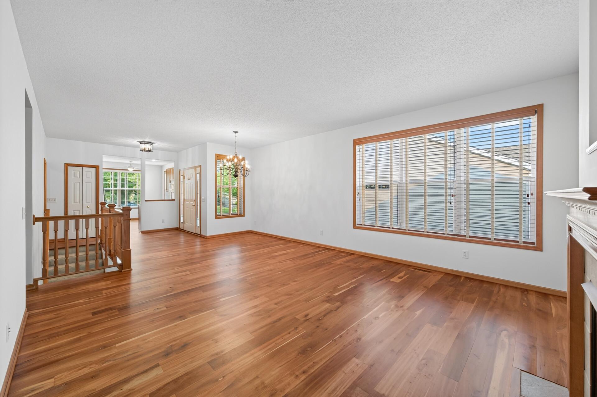 10986 Thone Road Property Photo 2