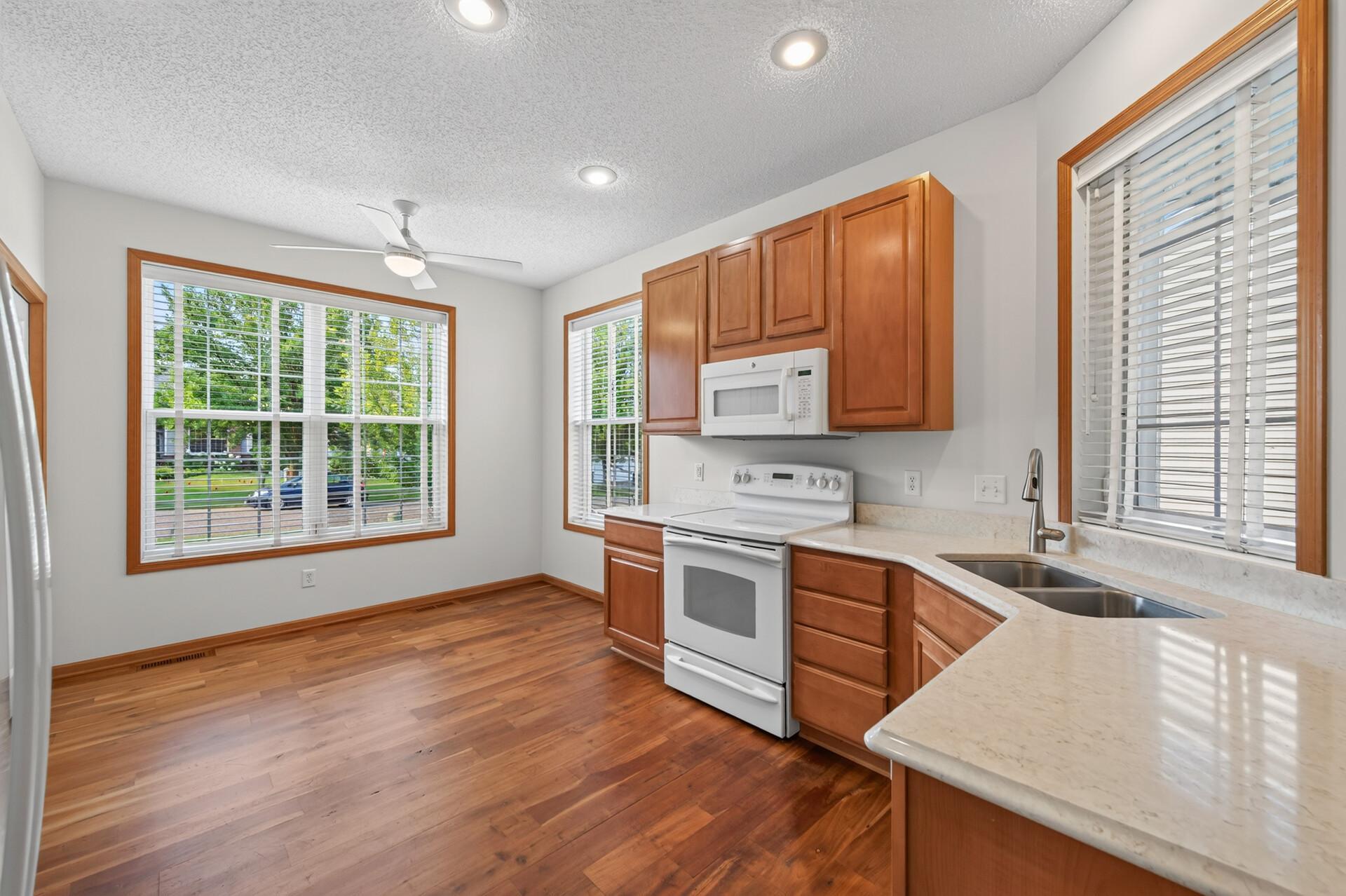 10986 Thone Road Property Photo 3