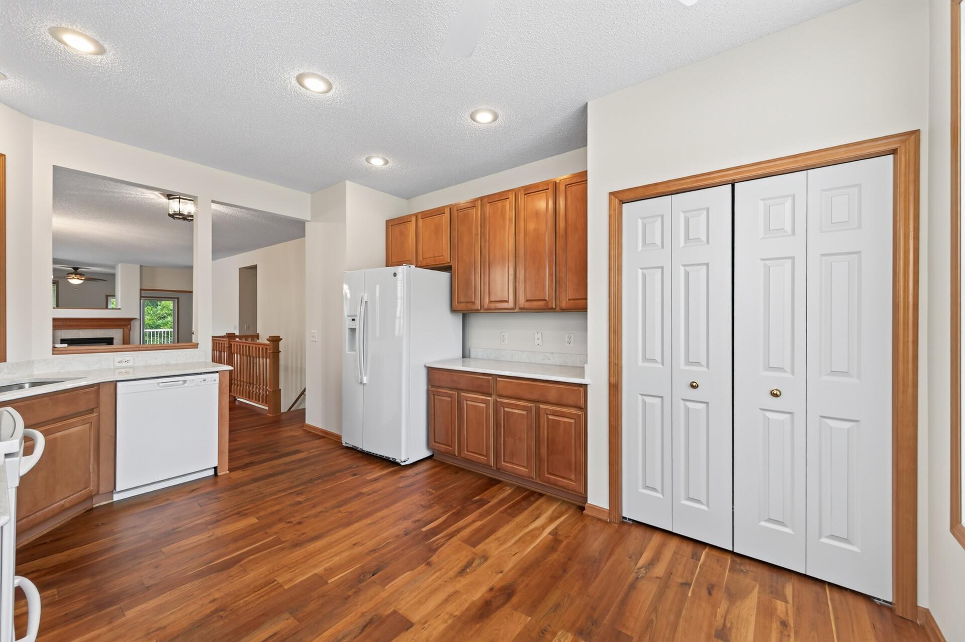 10986 Thone Road Property Photo 4
