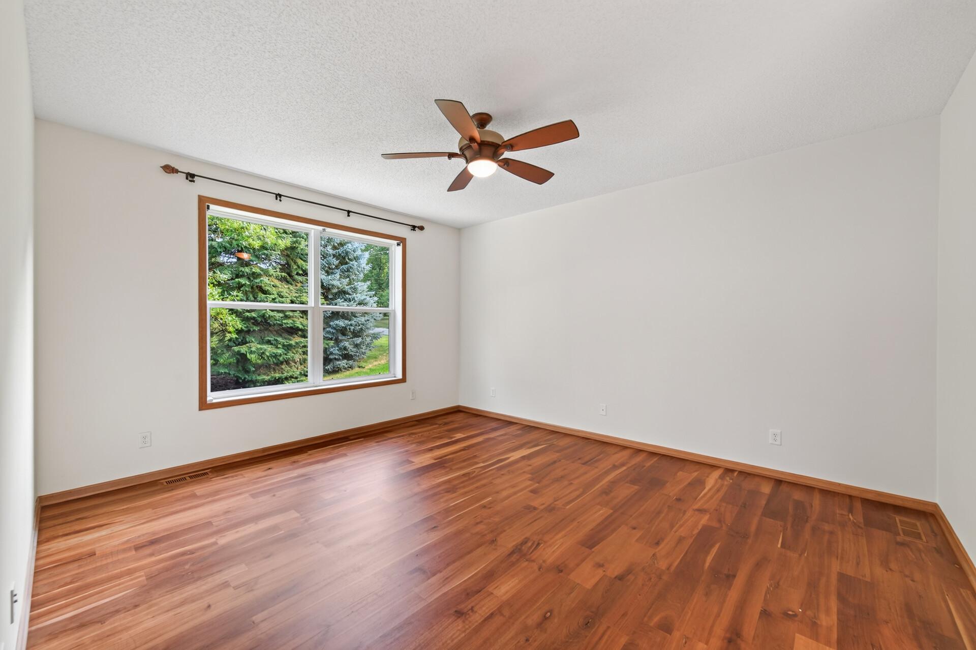 10986 Thone Road Property Photo 13