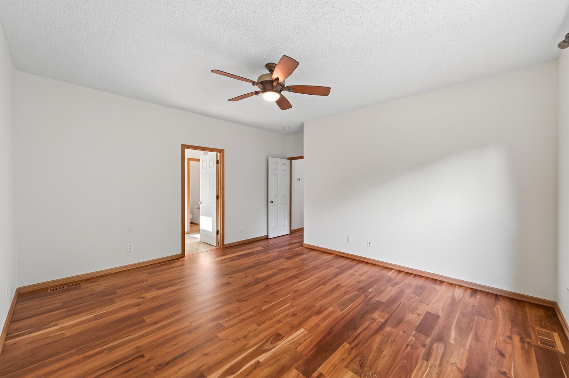 10986 Thone Road Property Photo 14