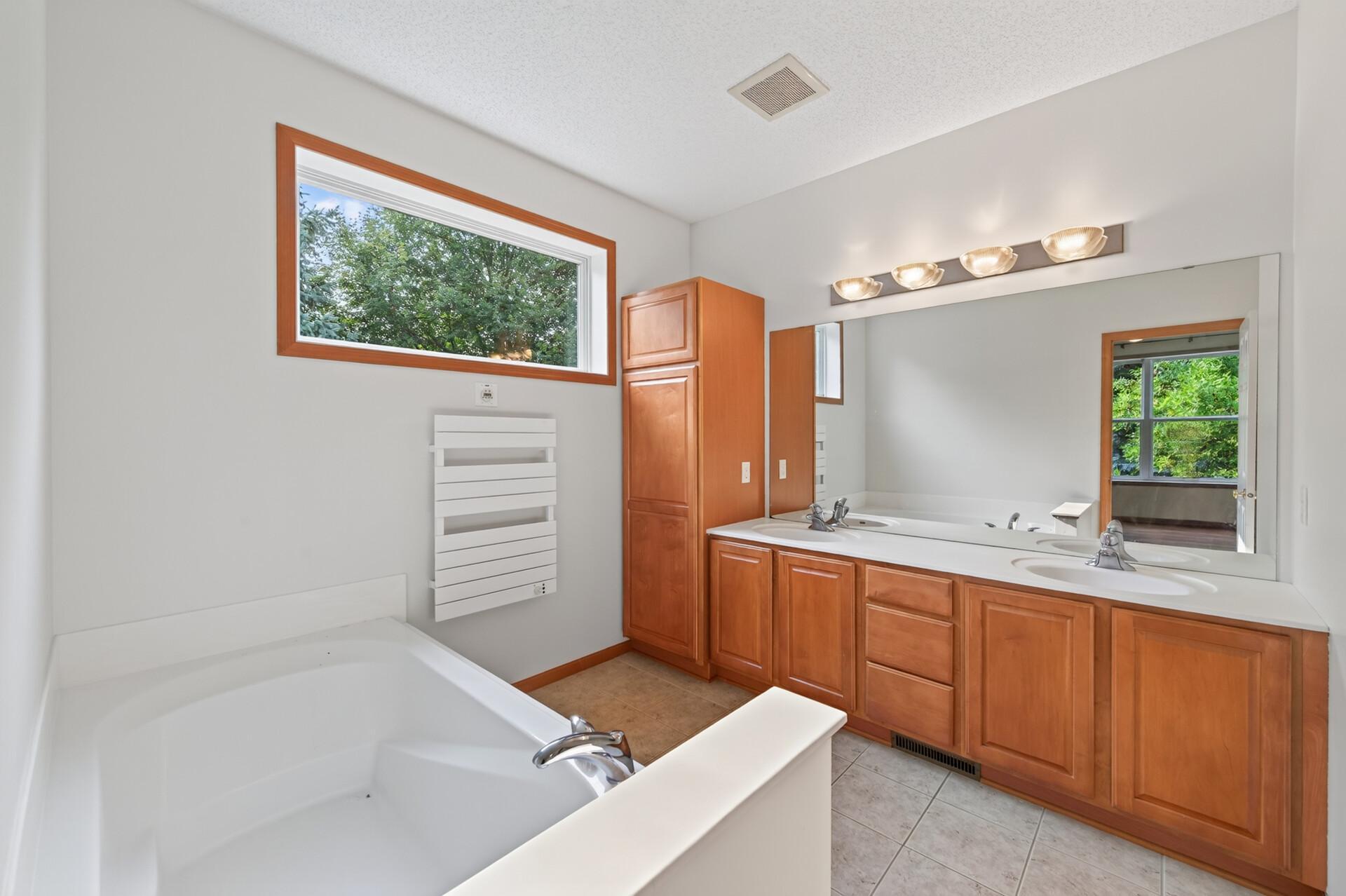 10986 Thone Road Property Photo 15