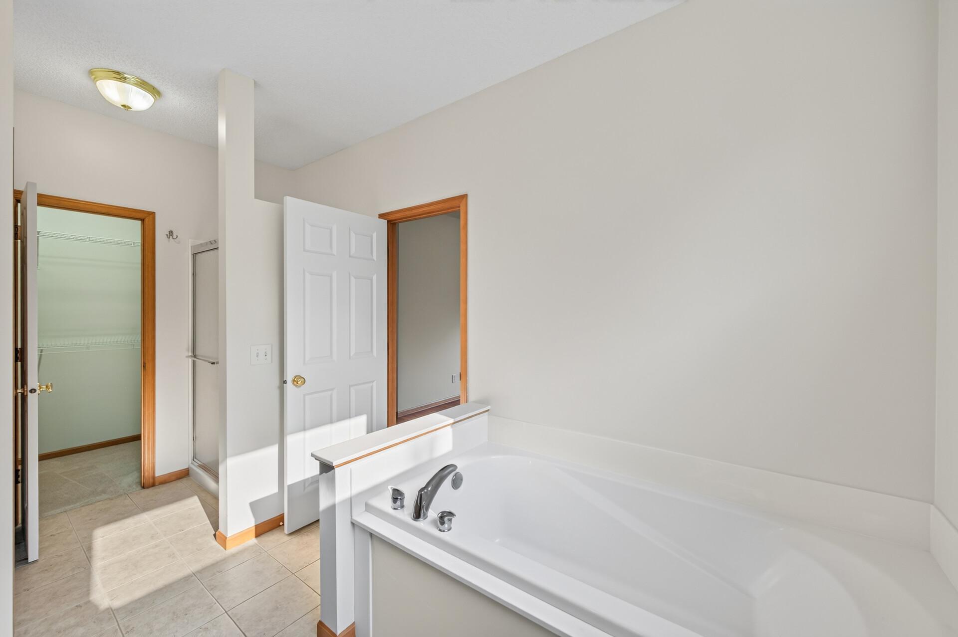 10986 Thone Road Property Photo 16