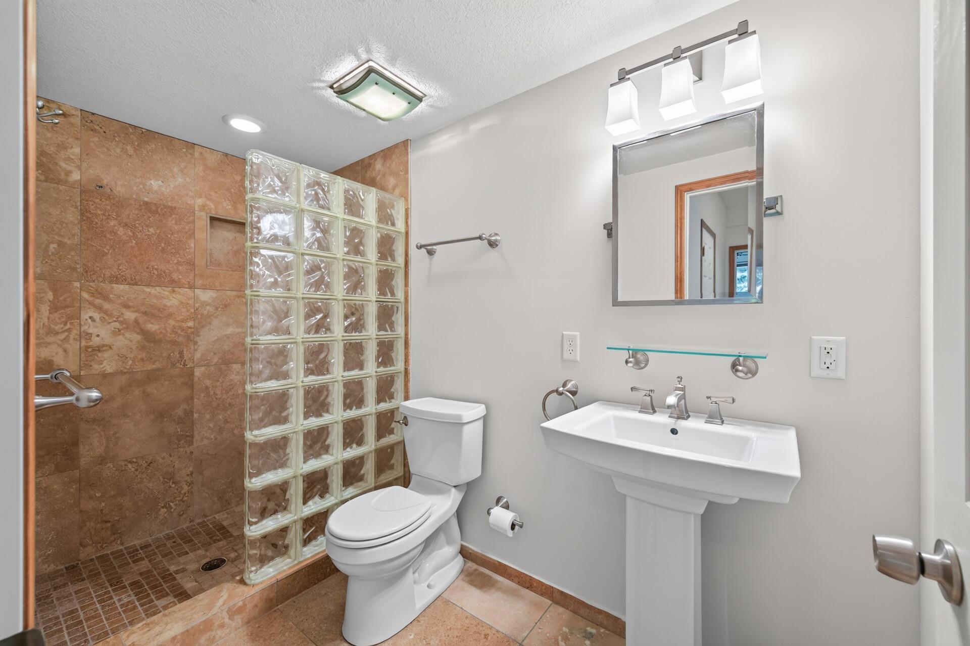 10986 Thone Road Property Photo 27