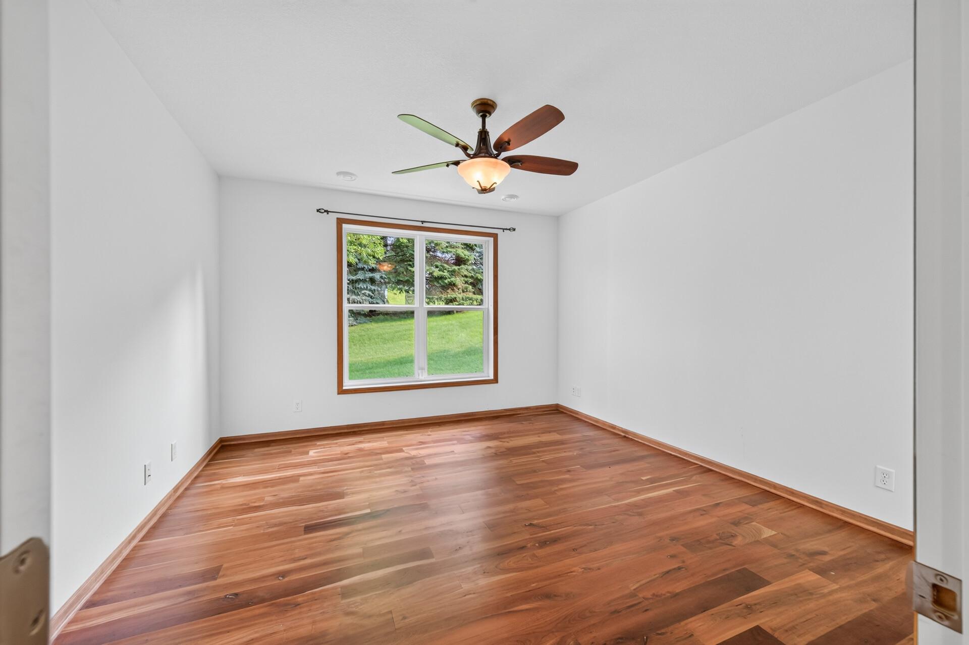 10986 Thone Road Property Photo 28