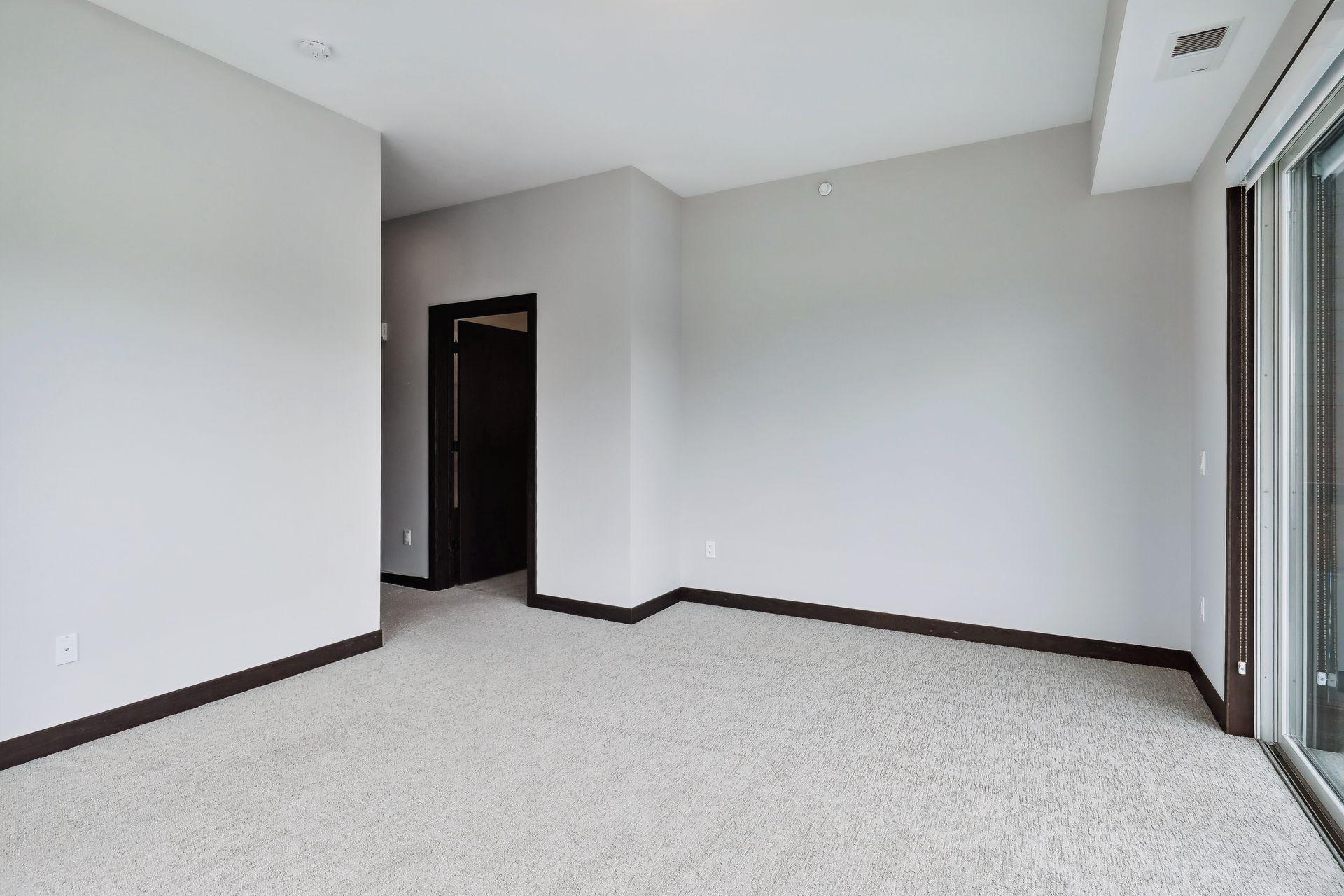 253 Lake Street E 307 Property Photo 27