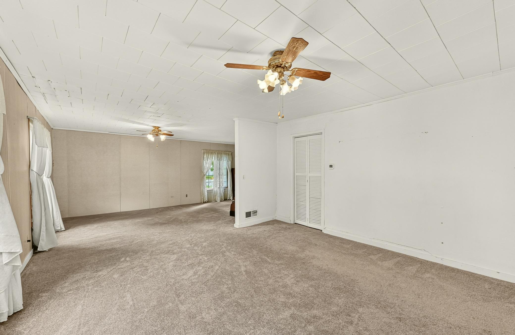 309 E Main Street Property Photo 14
