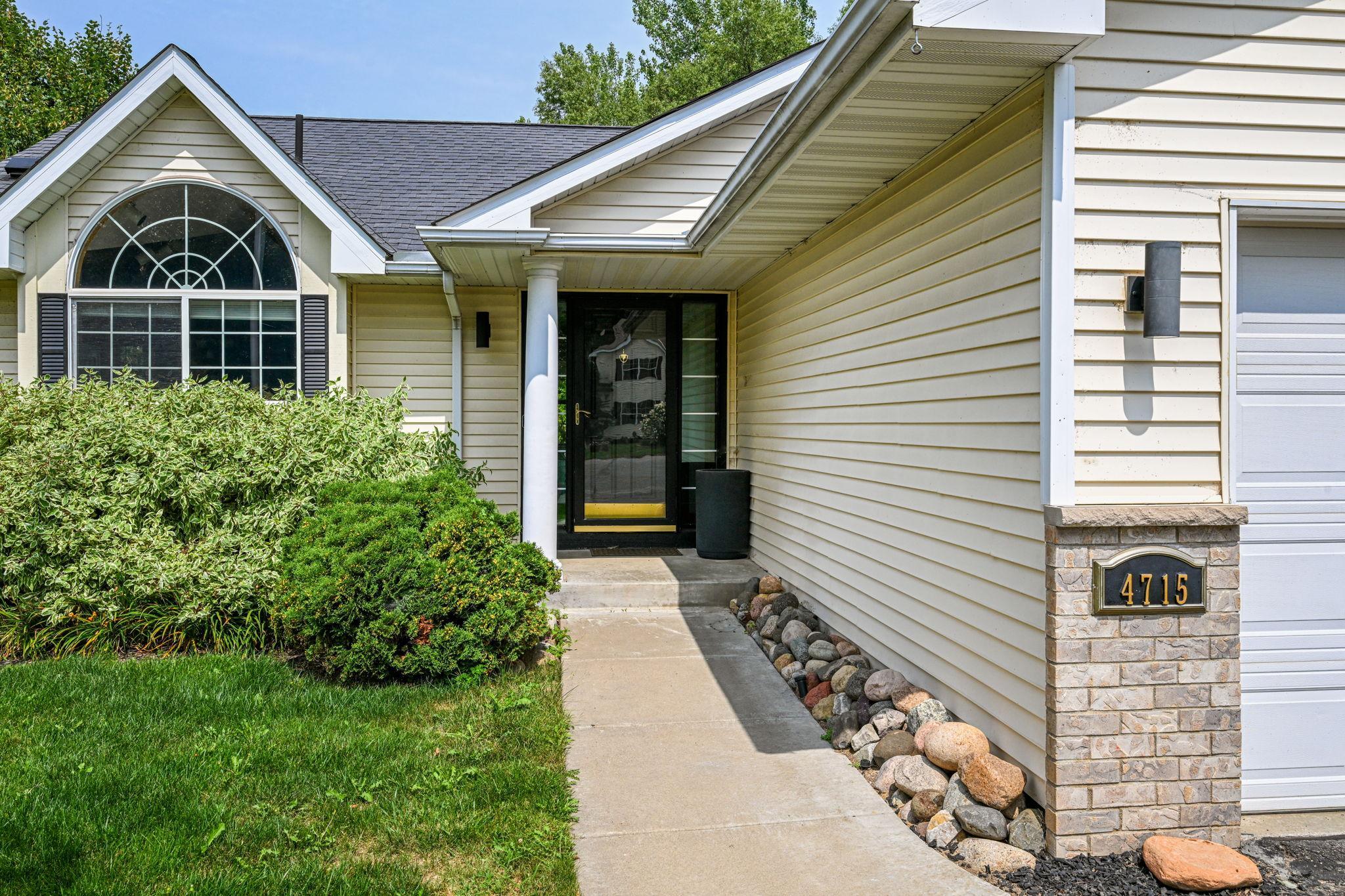 4715 190th Street W Property Photo 2