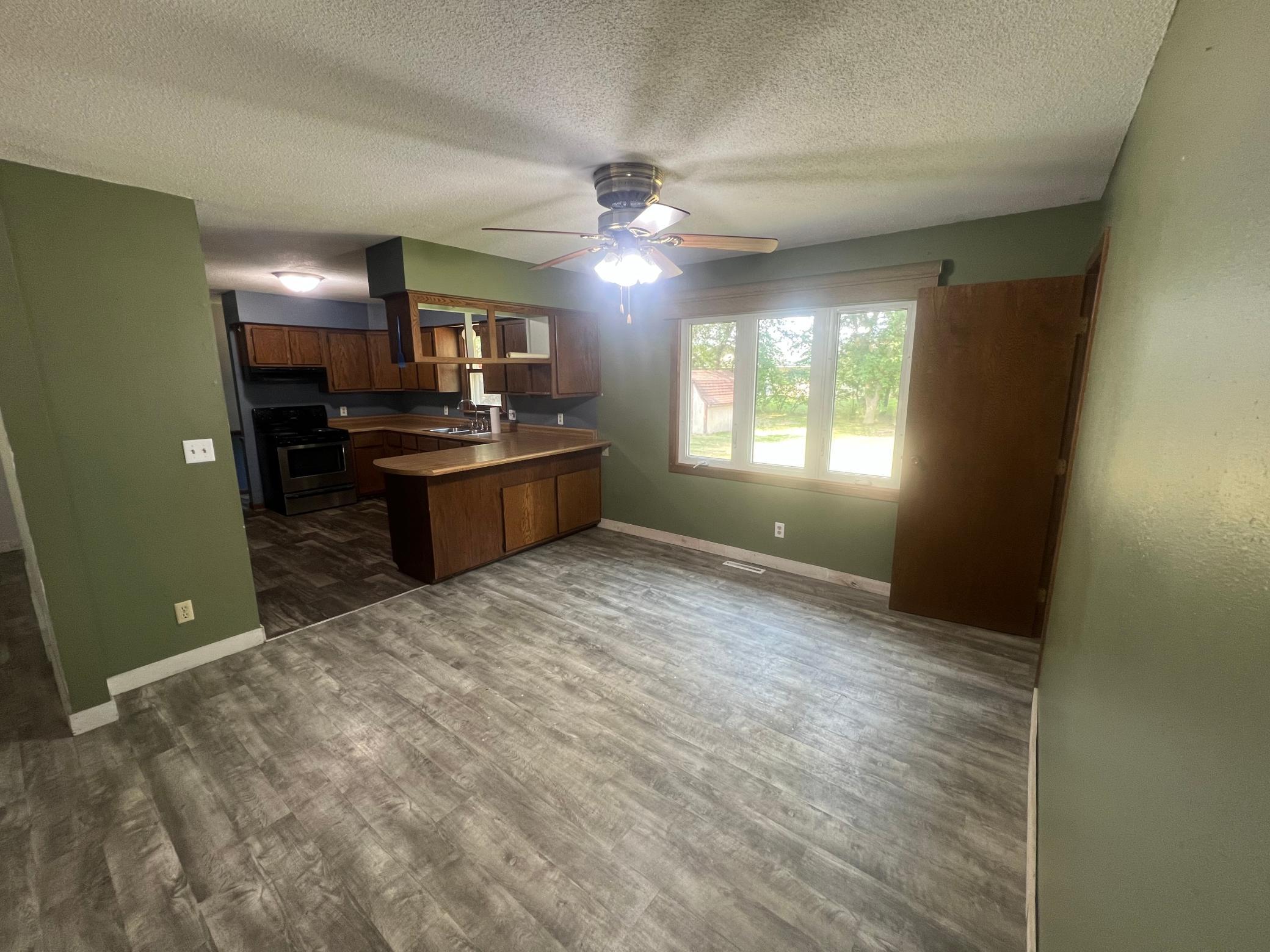 304 5th Street Property Photo 7
