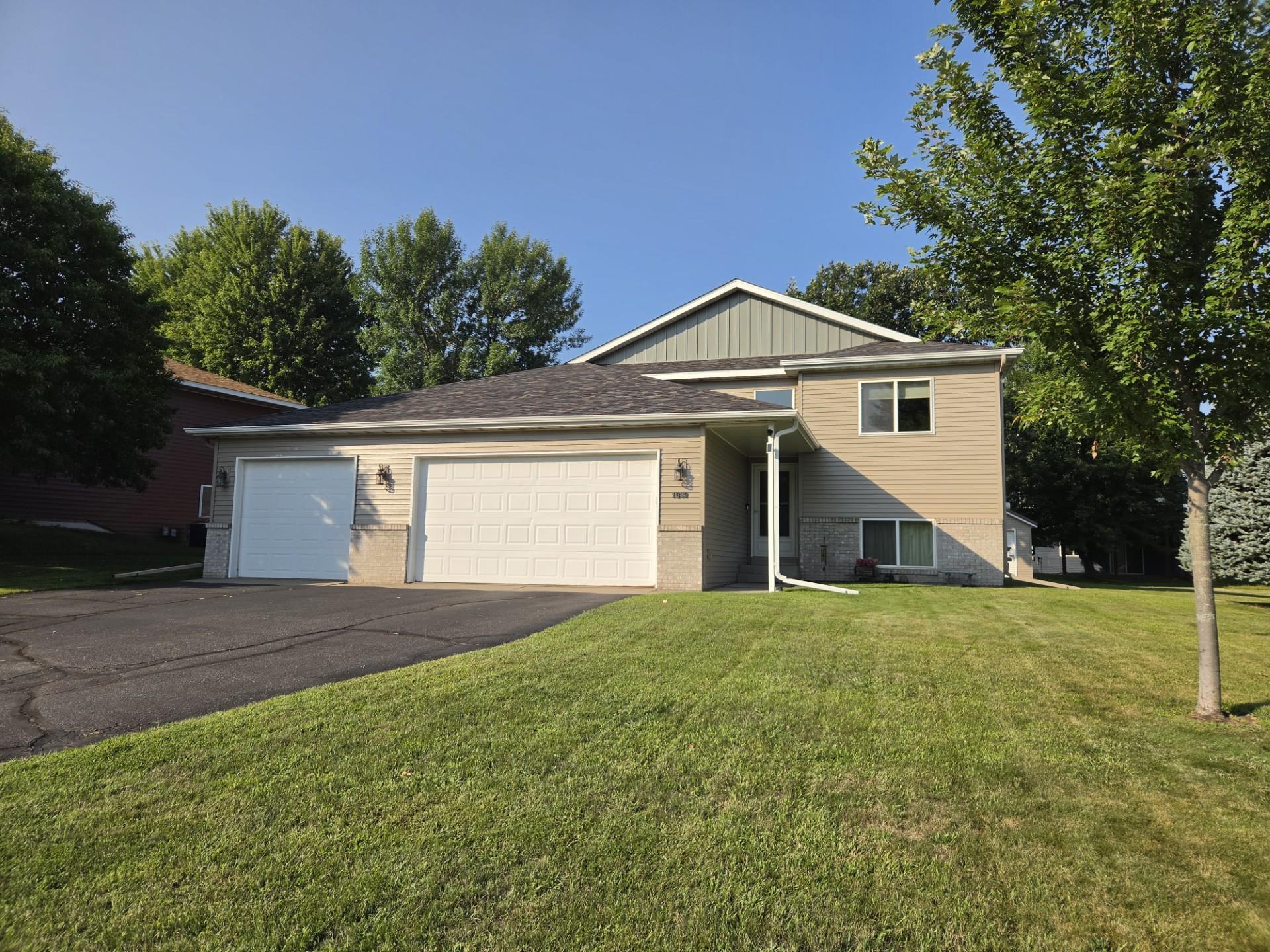 1819 Eastern Star Loop Property Photo 2