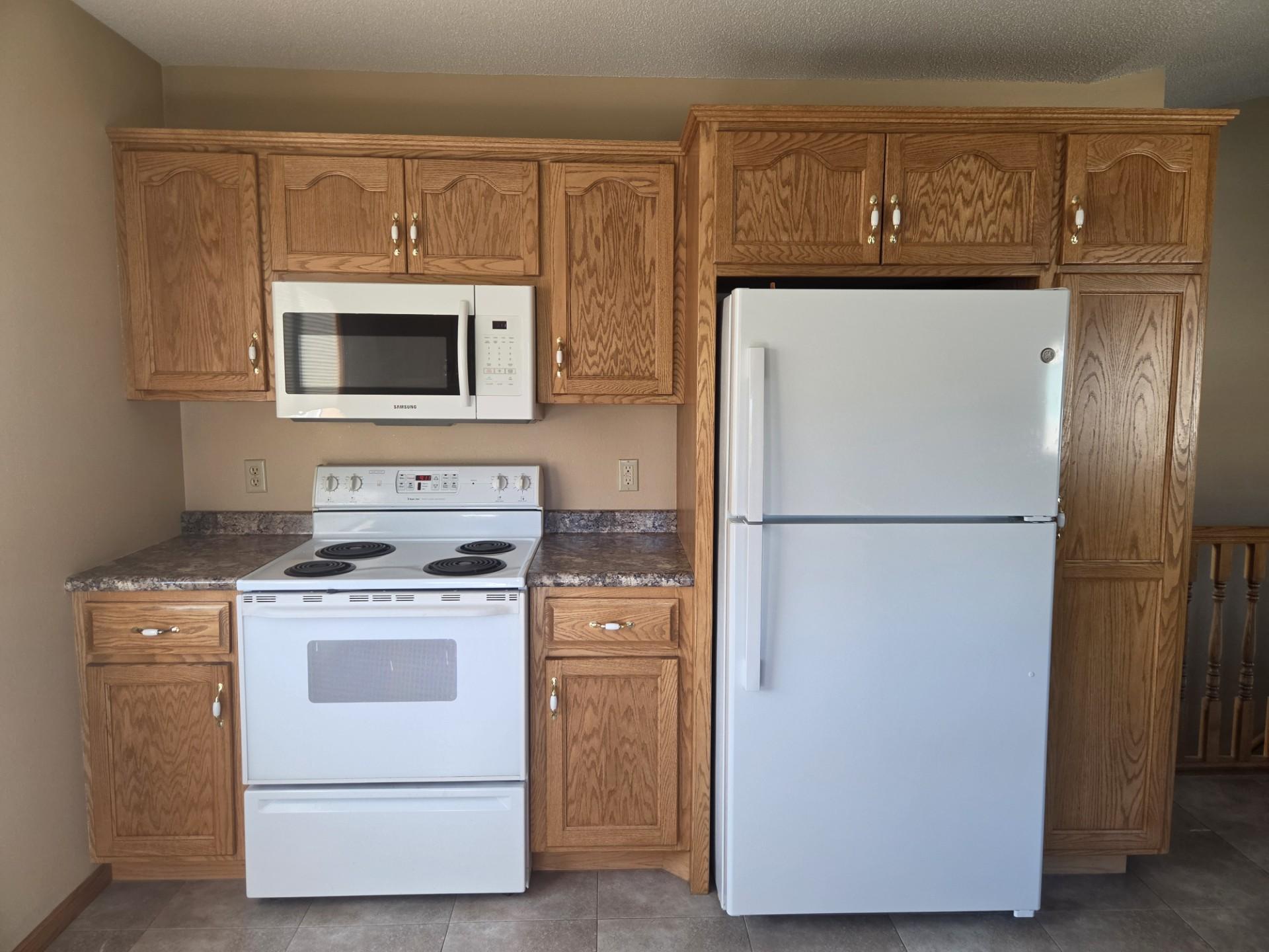 1819 Eastern Star Loop Property Photo 4