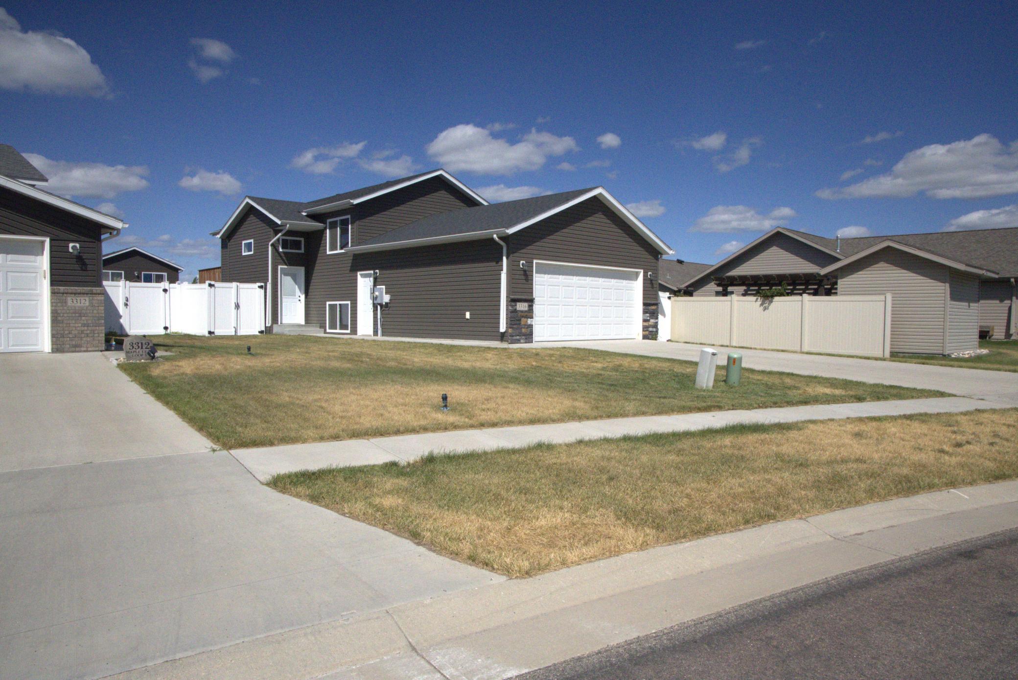 3316 MAPLE LEAF Loop S Property Photo 1