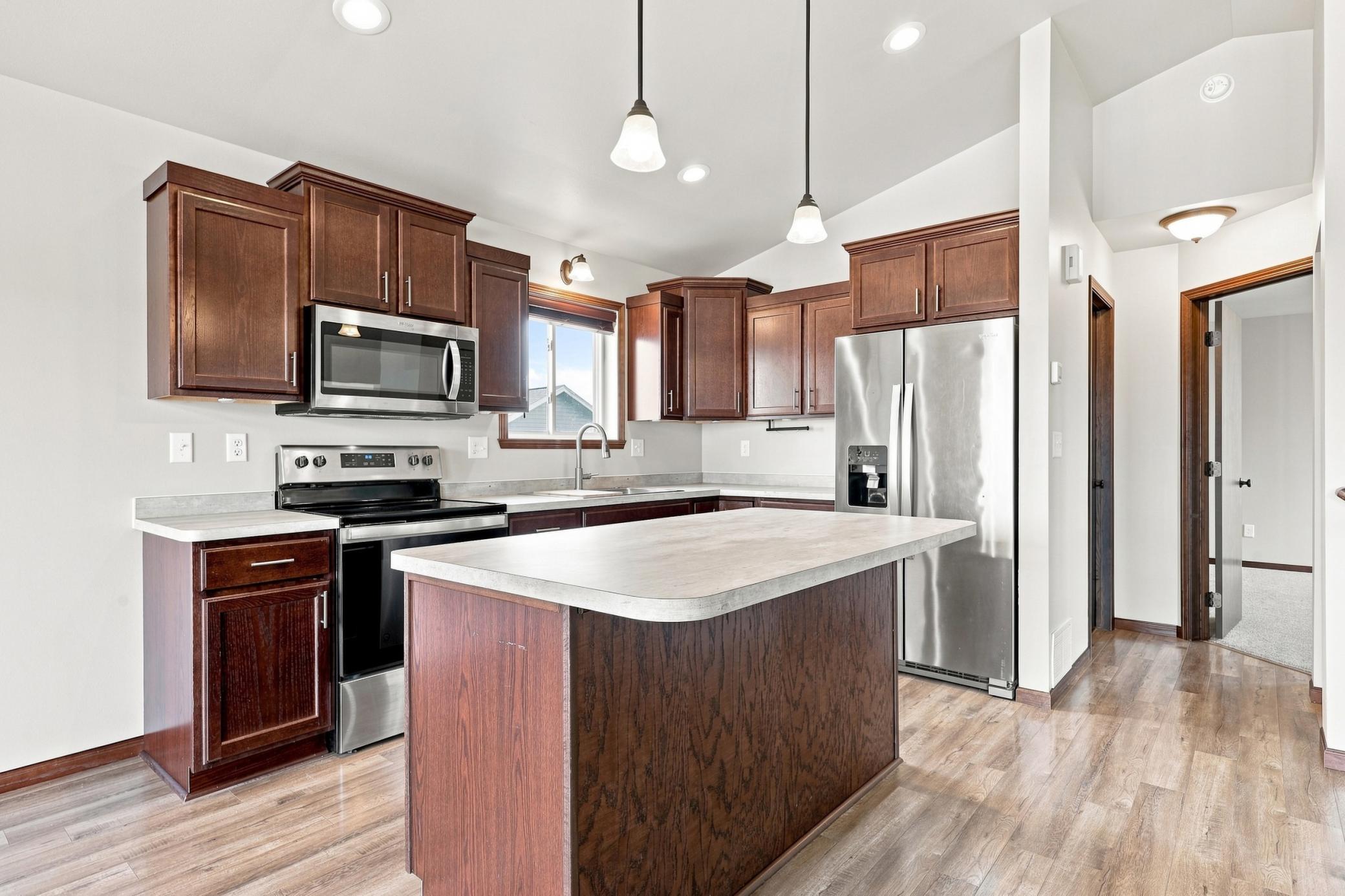 3316 Maple Leaf Loop S Property Photo 6