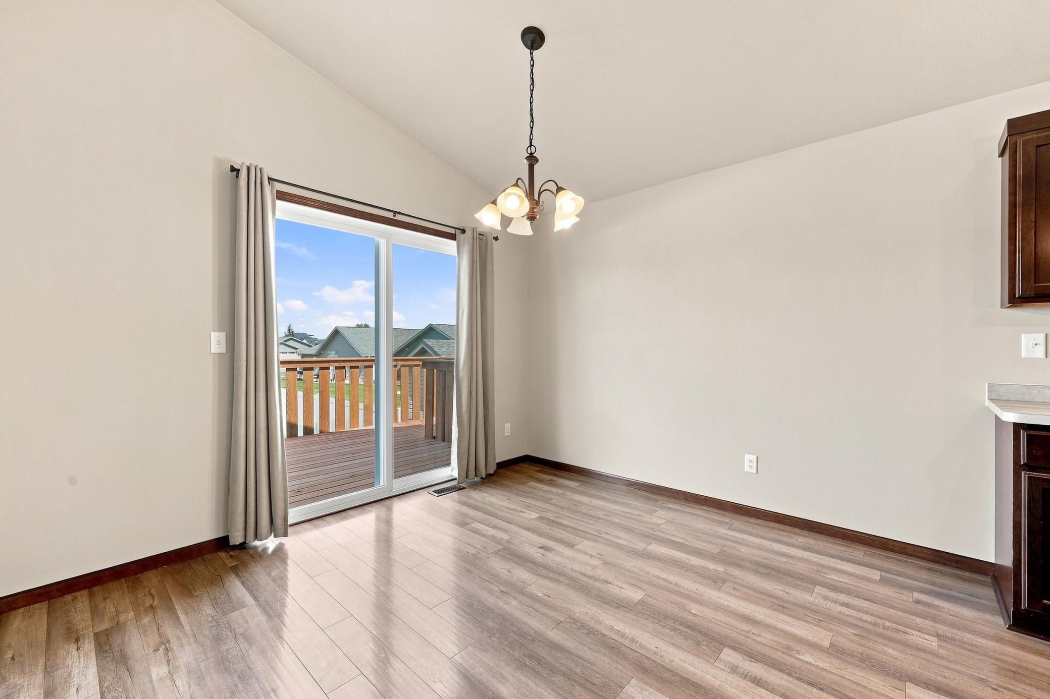 3316 Maple Leaf Loop S Property Photo 10