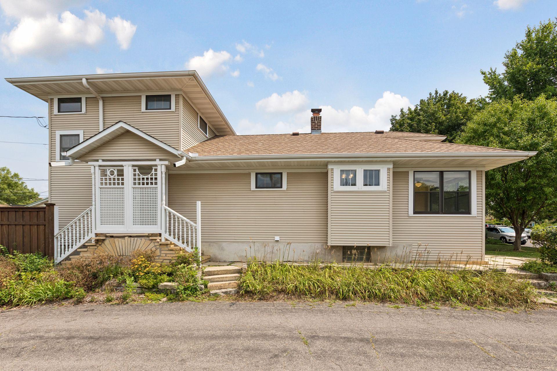 2043 Berkeley Avenue Property Photo 4