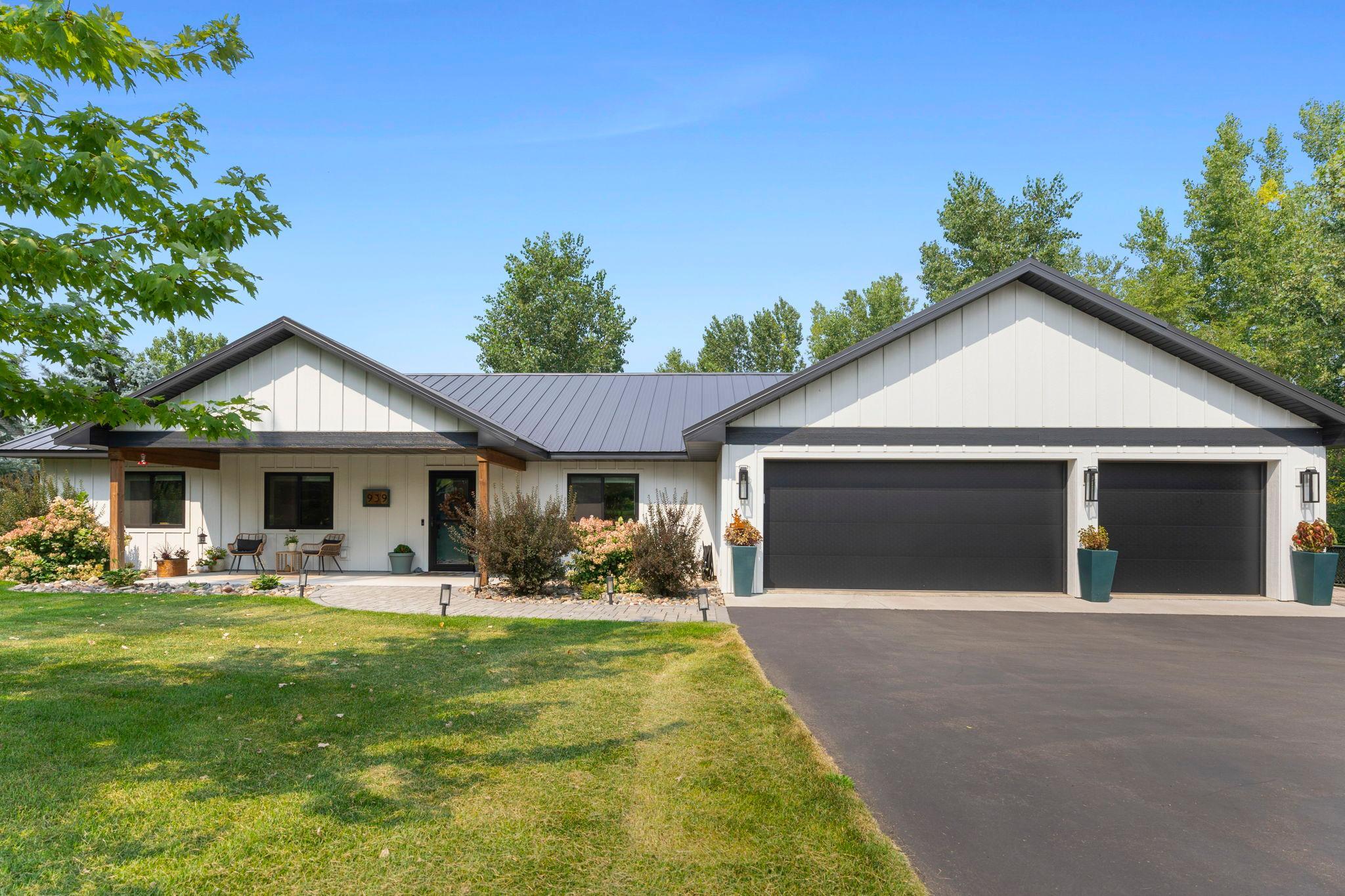 939 235th Street Property Photo 4