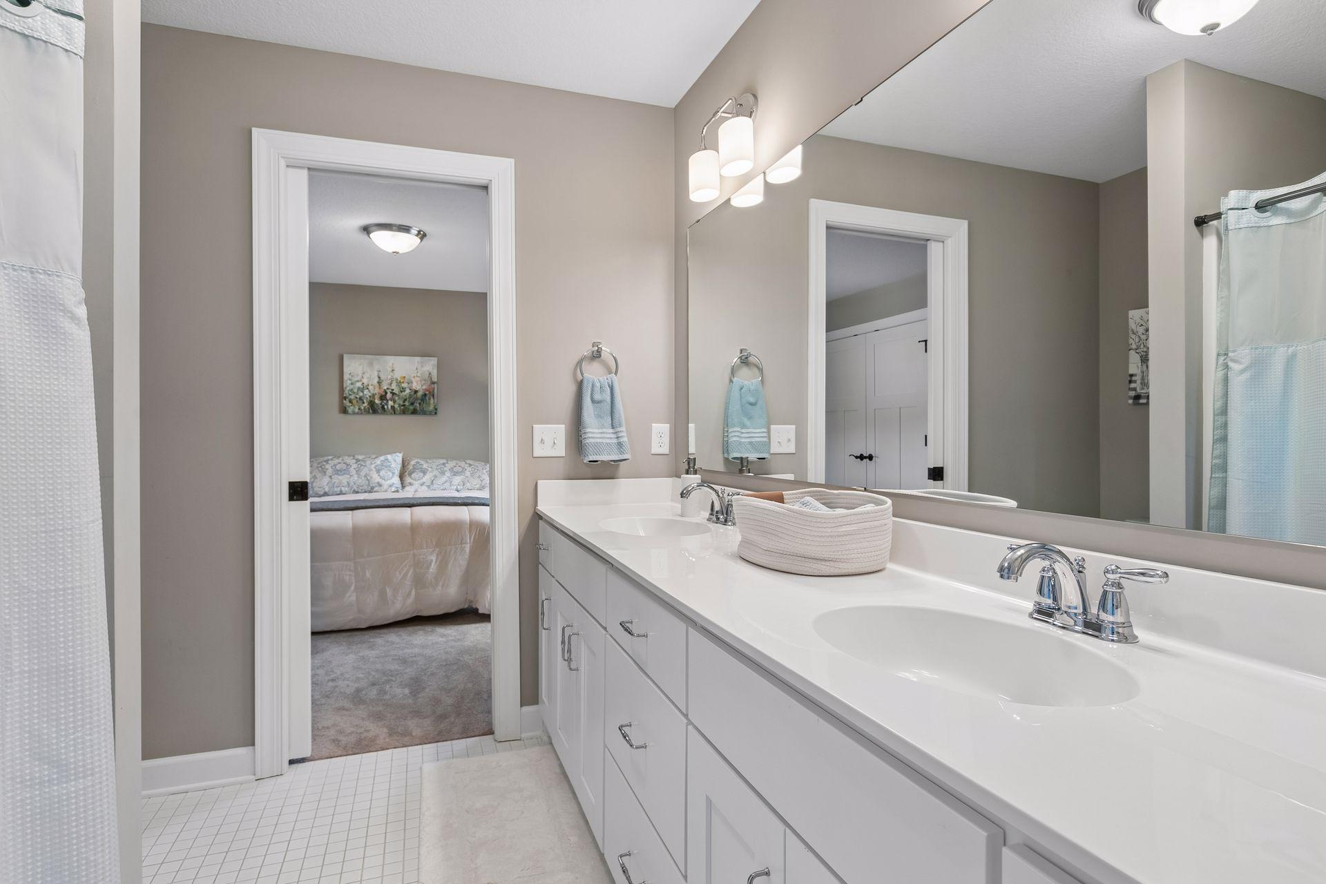 5465 Orchid Lane N Property Photo 54