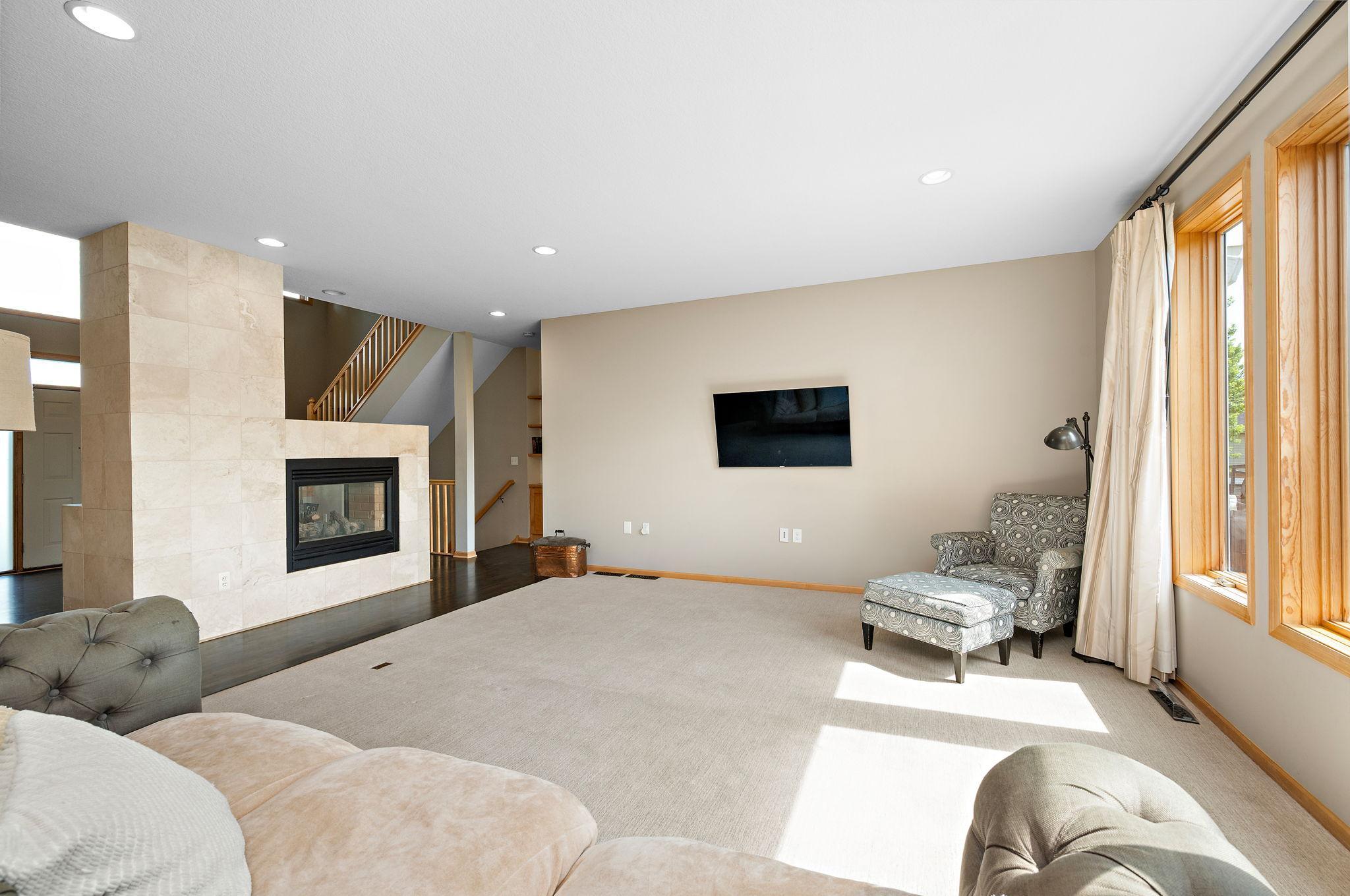 6786 Yellowstone Lane N Property Photo 12