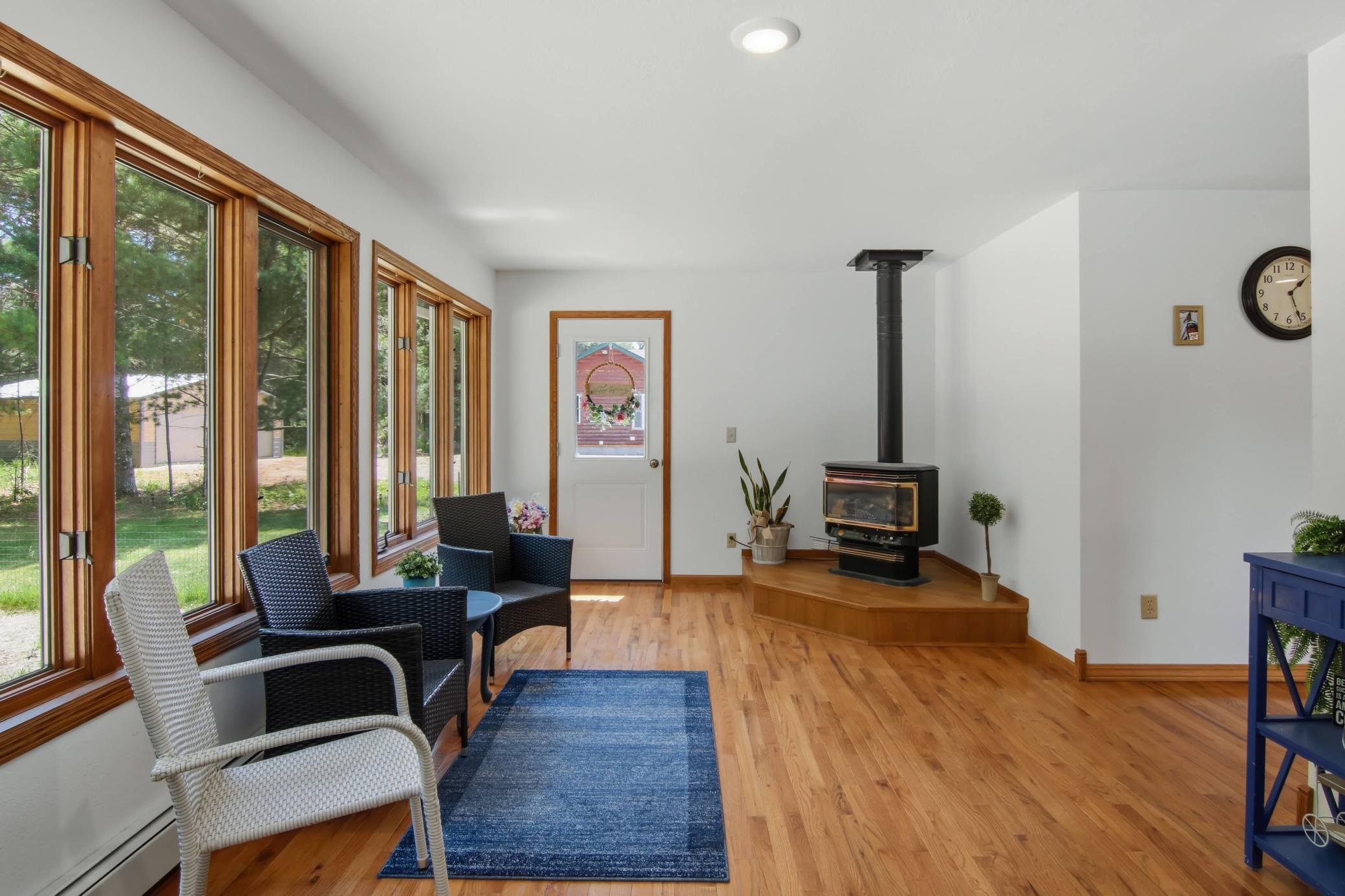 26574 White Pine Avenue N Property Photo 3