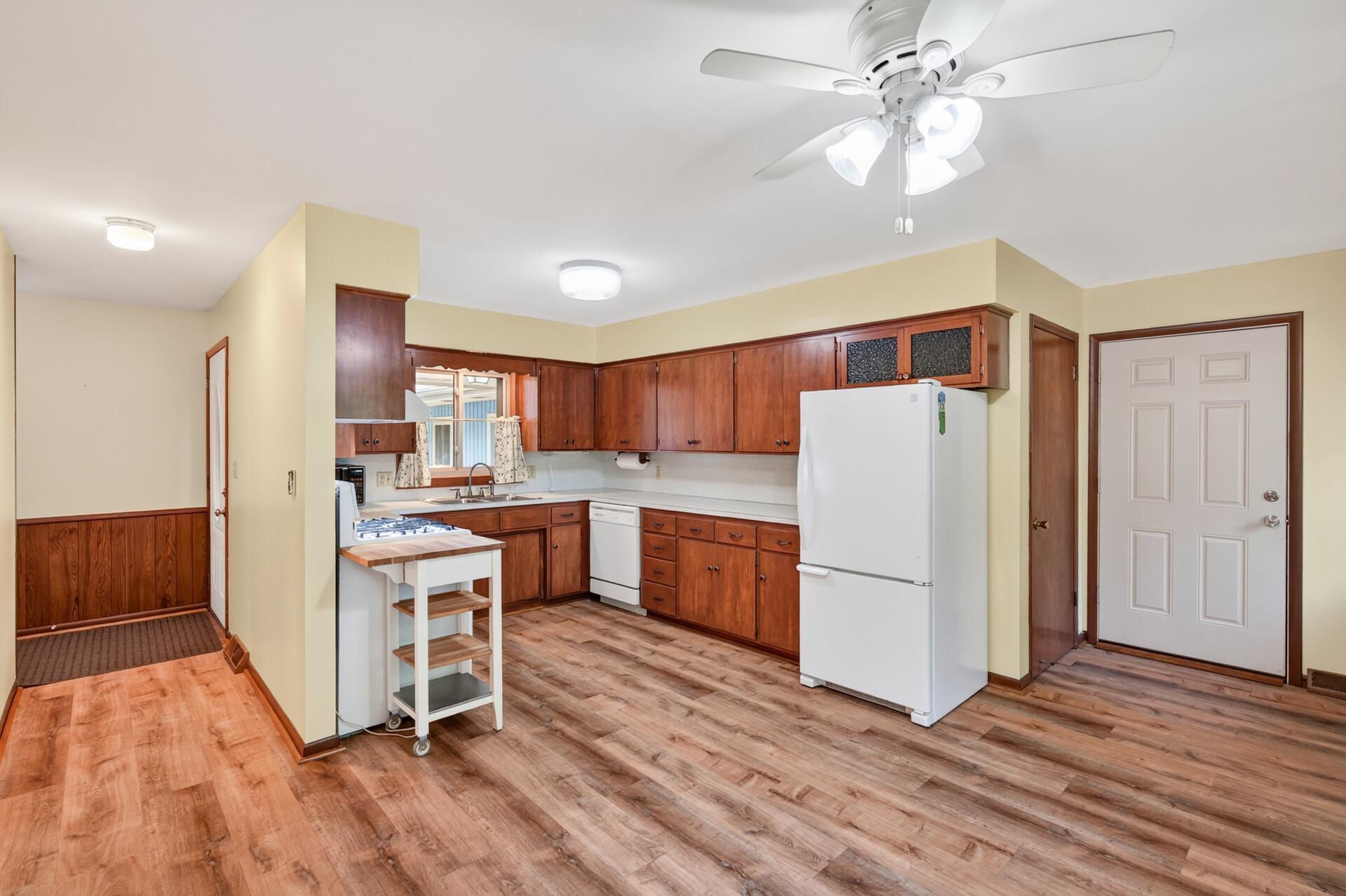 6033 Oak Circle Property Photo 9