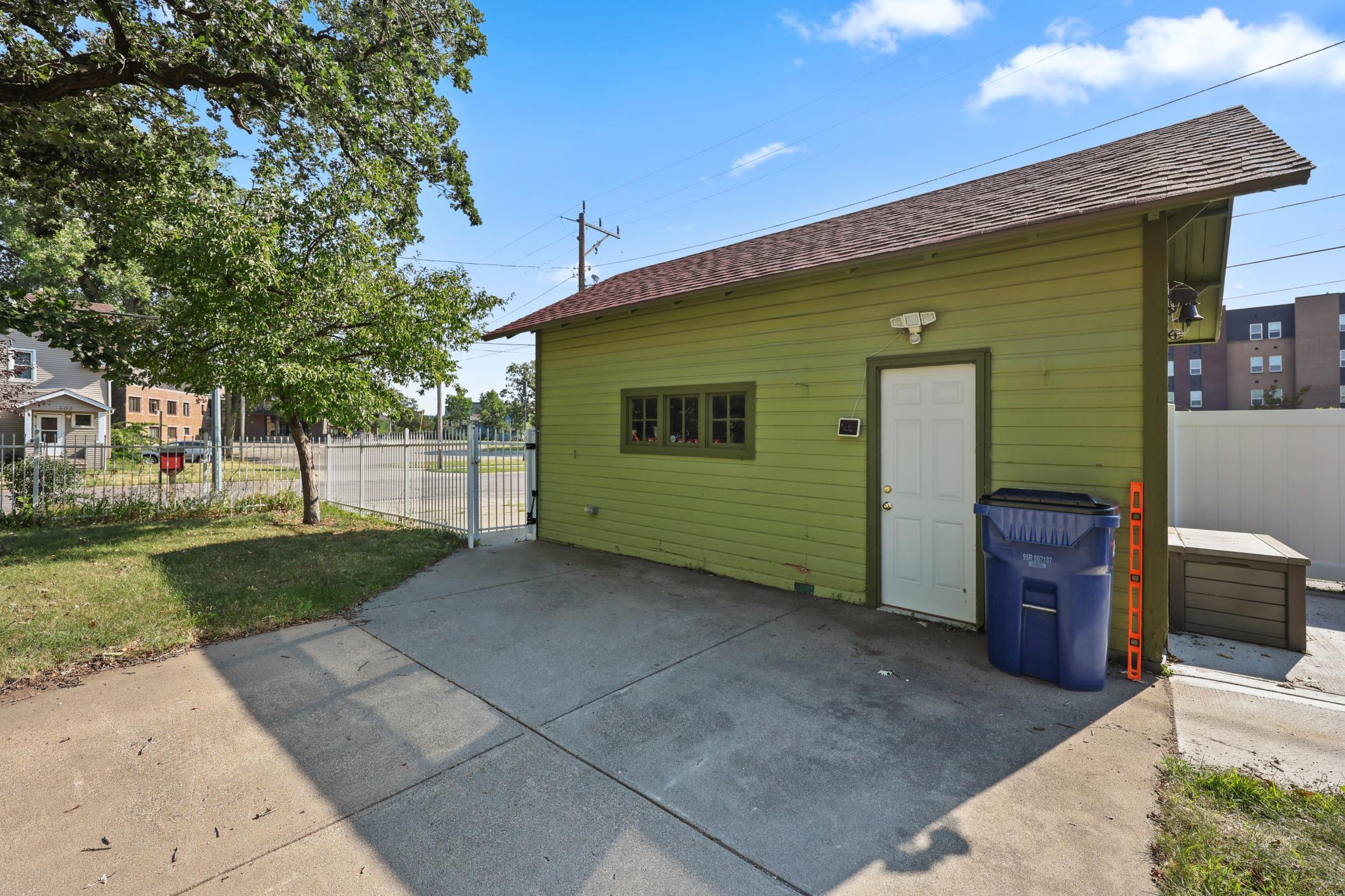 327 4th Avenue S Property Photo 12